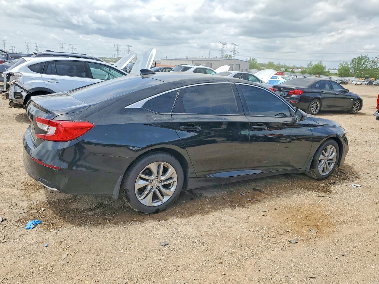 2018 HONDA ACCORD LX photo 5