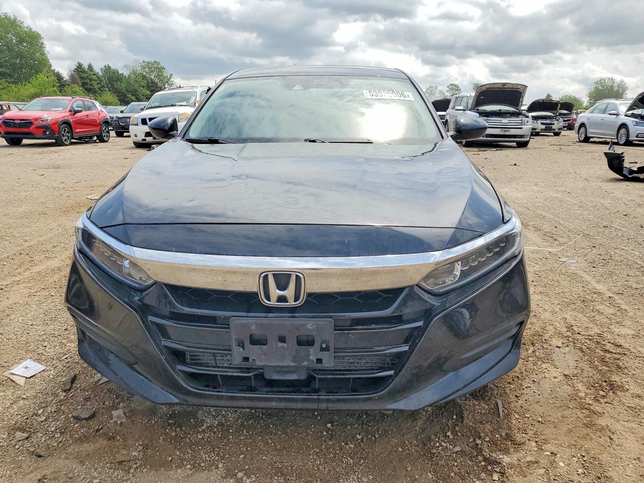 2018 HONDA ACCORD LX photo 9