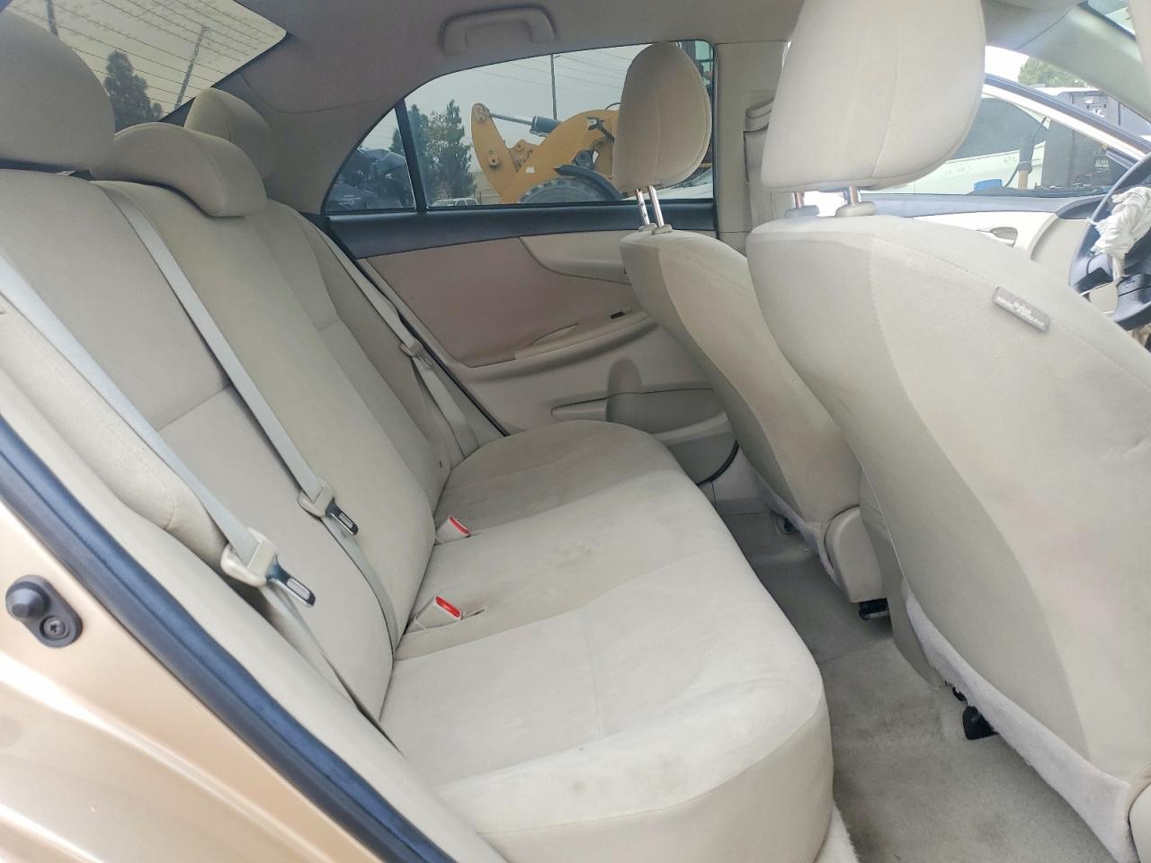 2013 TOYOTA COROLLA L photo 28