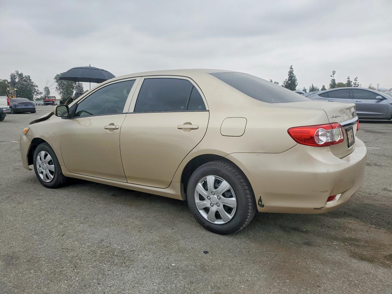 2013 TOYOTA COROLLA L photo 4