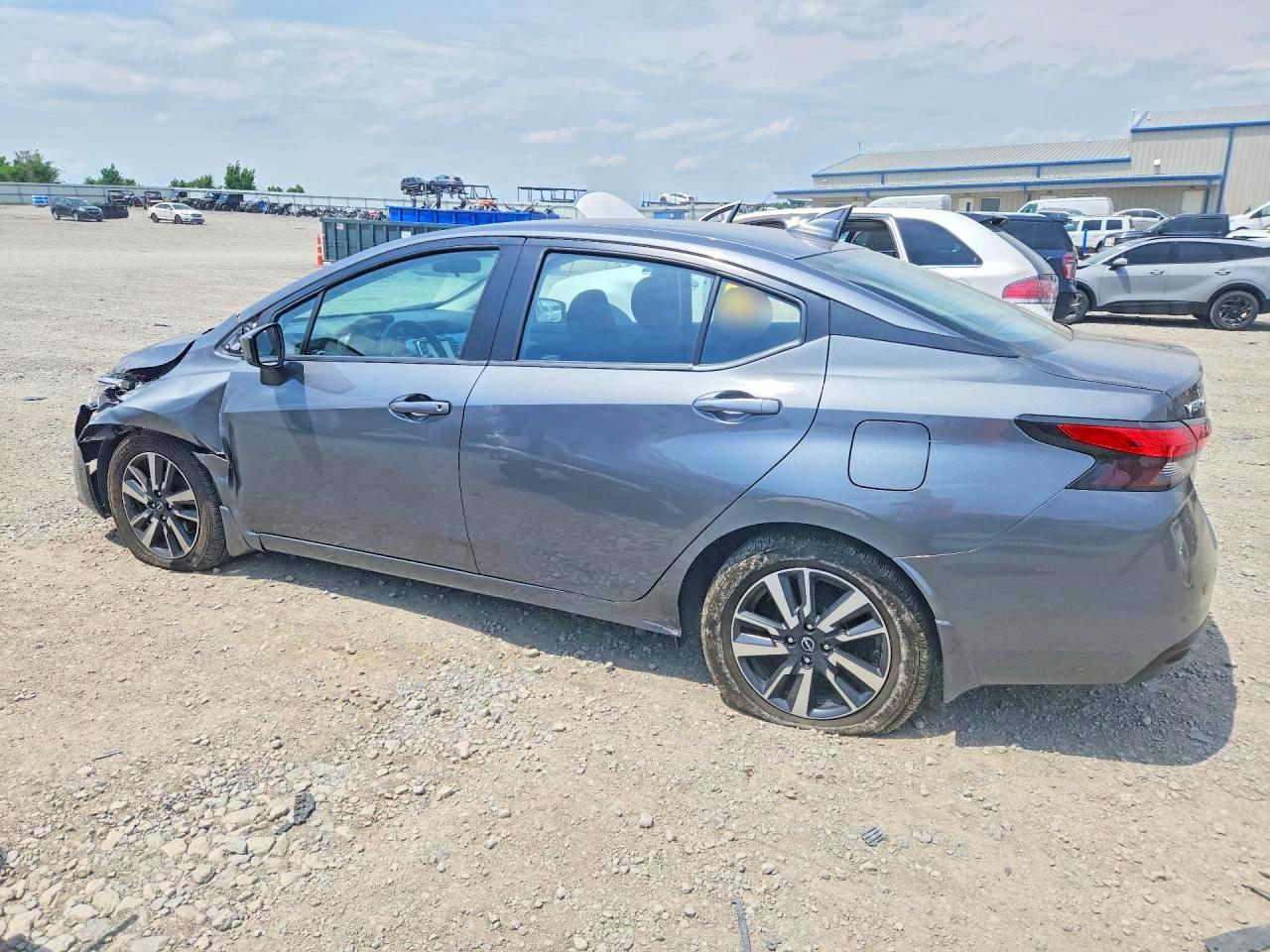 2025 NISSAN VERSA SV photo 3