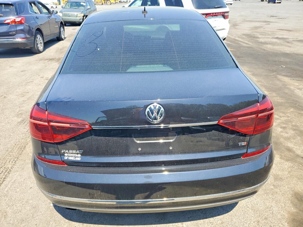 2017 VOLKSWAGEN PASSAT S photo 16