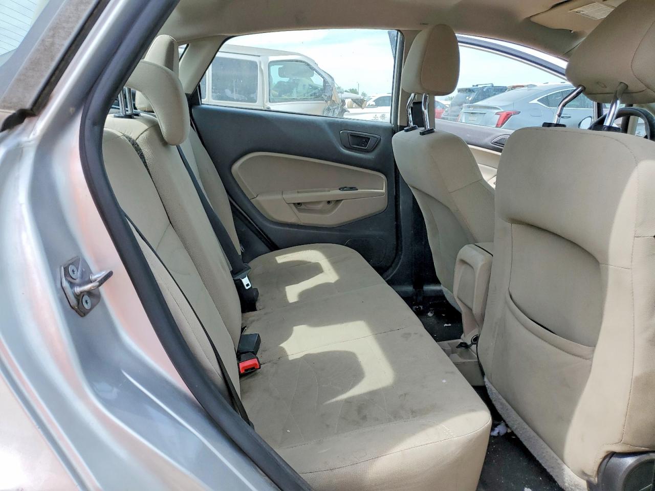2018 FORD FIESTA SE photo 28