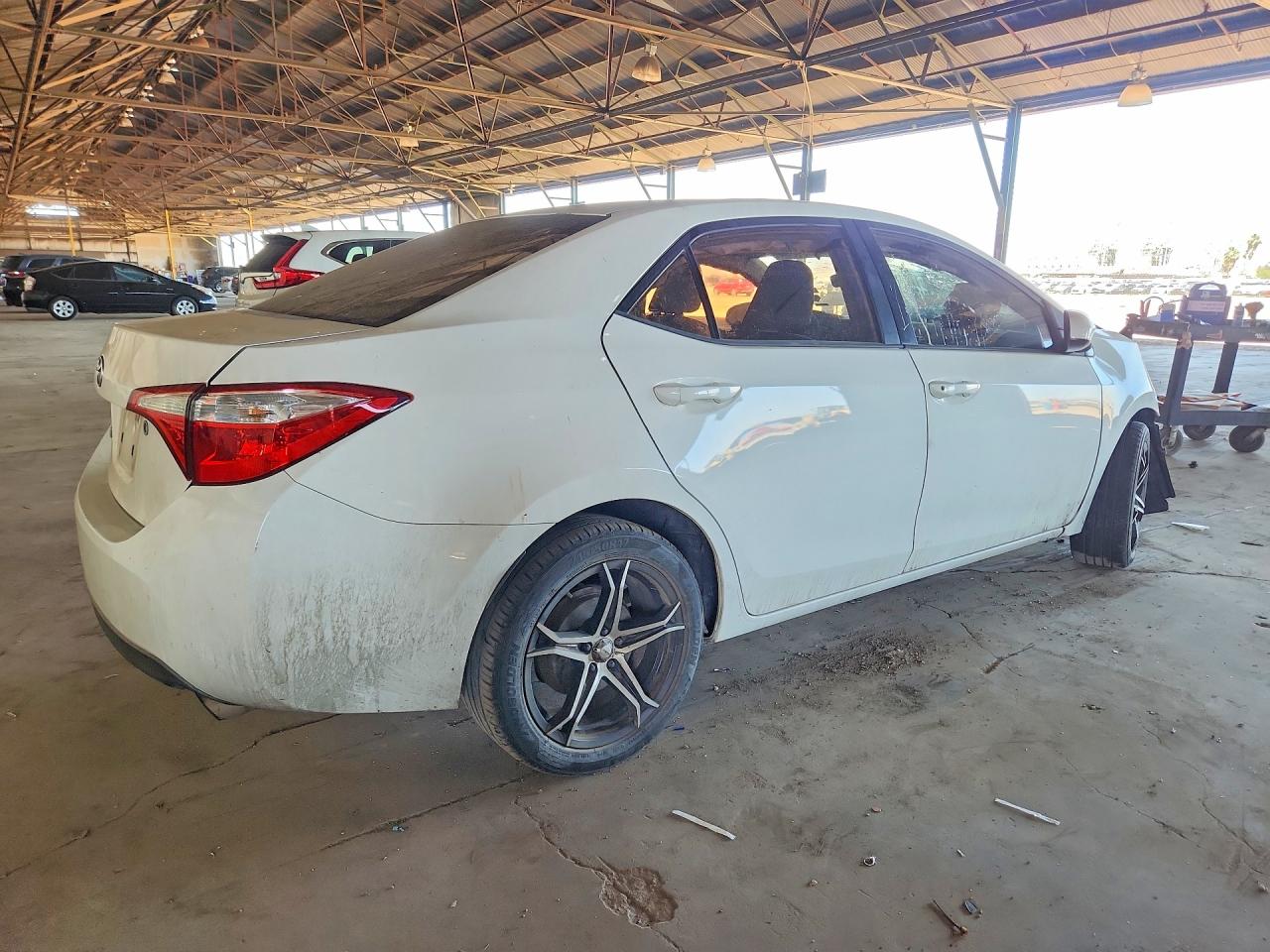 2015 TOYOTA COROLLA L photo 5