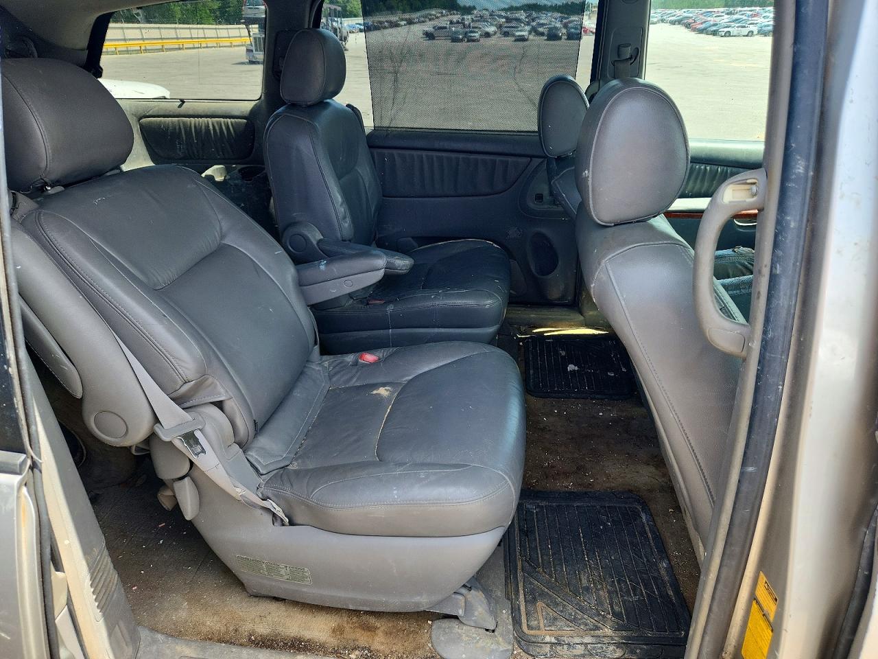 2006 TOYOTA SIENNA photo 21