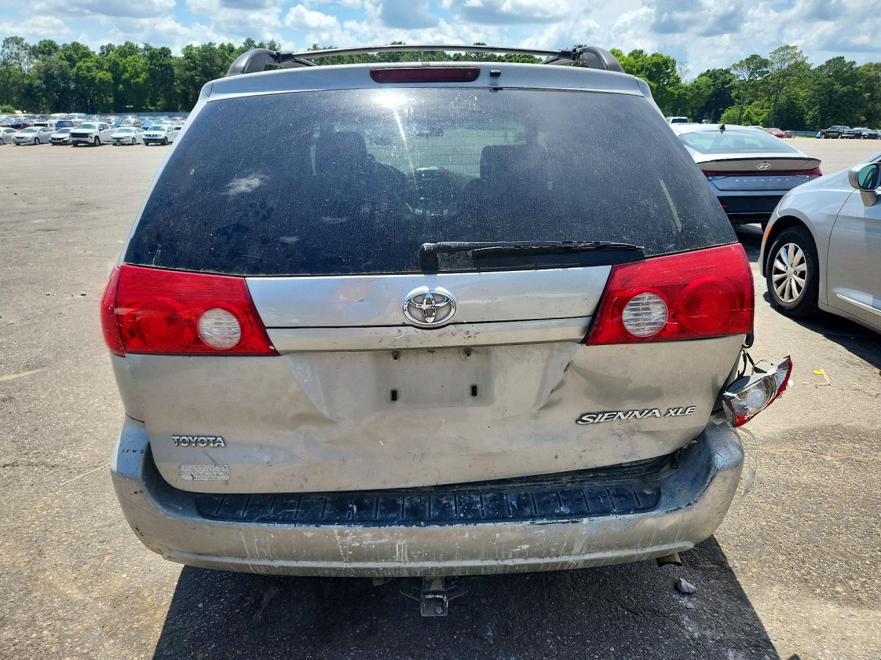 2006 TOYOTA SIENNA photo 11