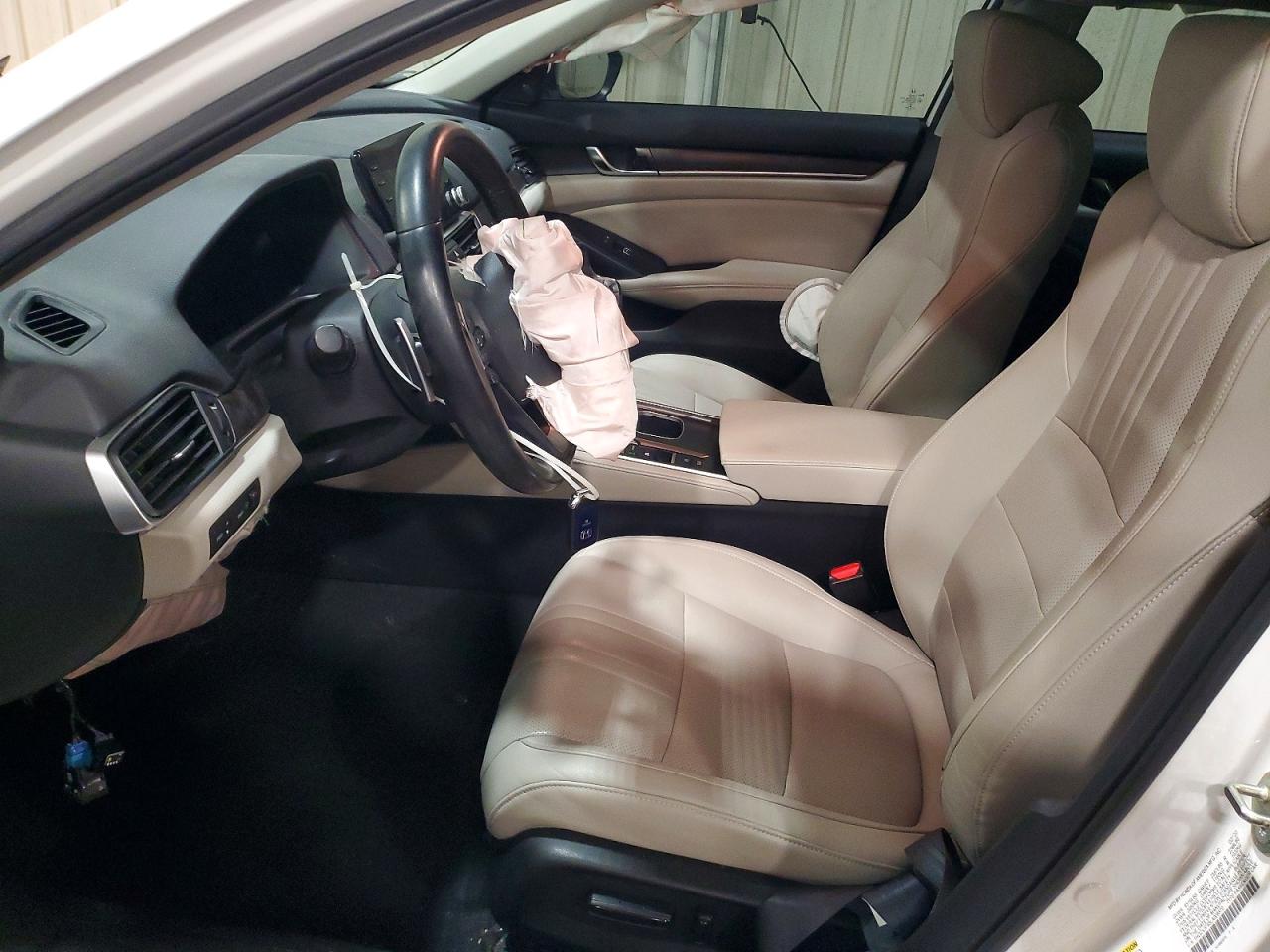 2020 HONDA ACCORD TOURING HYBRID photo 13