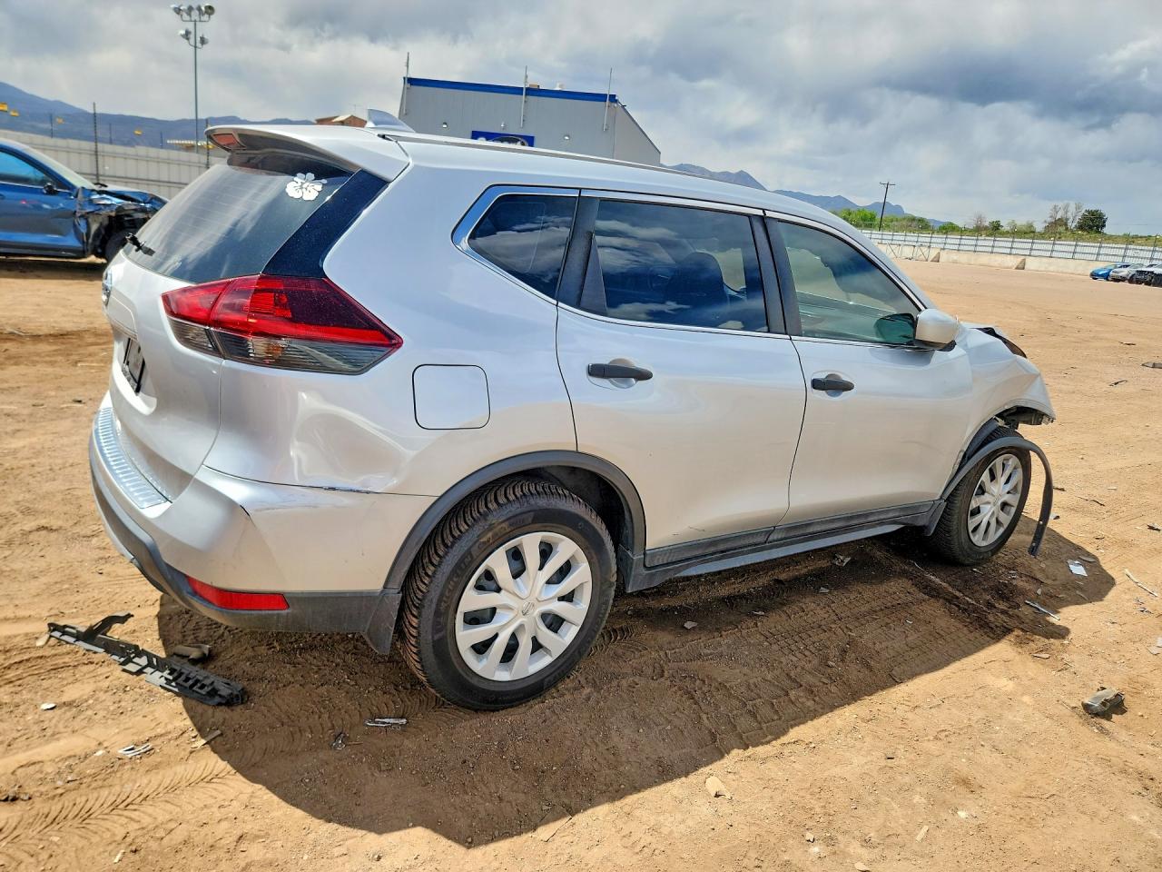 2018 NISSAN ROGUE S photo 3