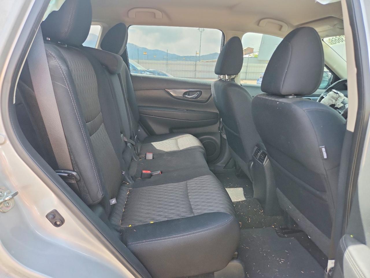 2018 NISSAN ROGUE S photo 10
