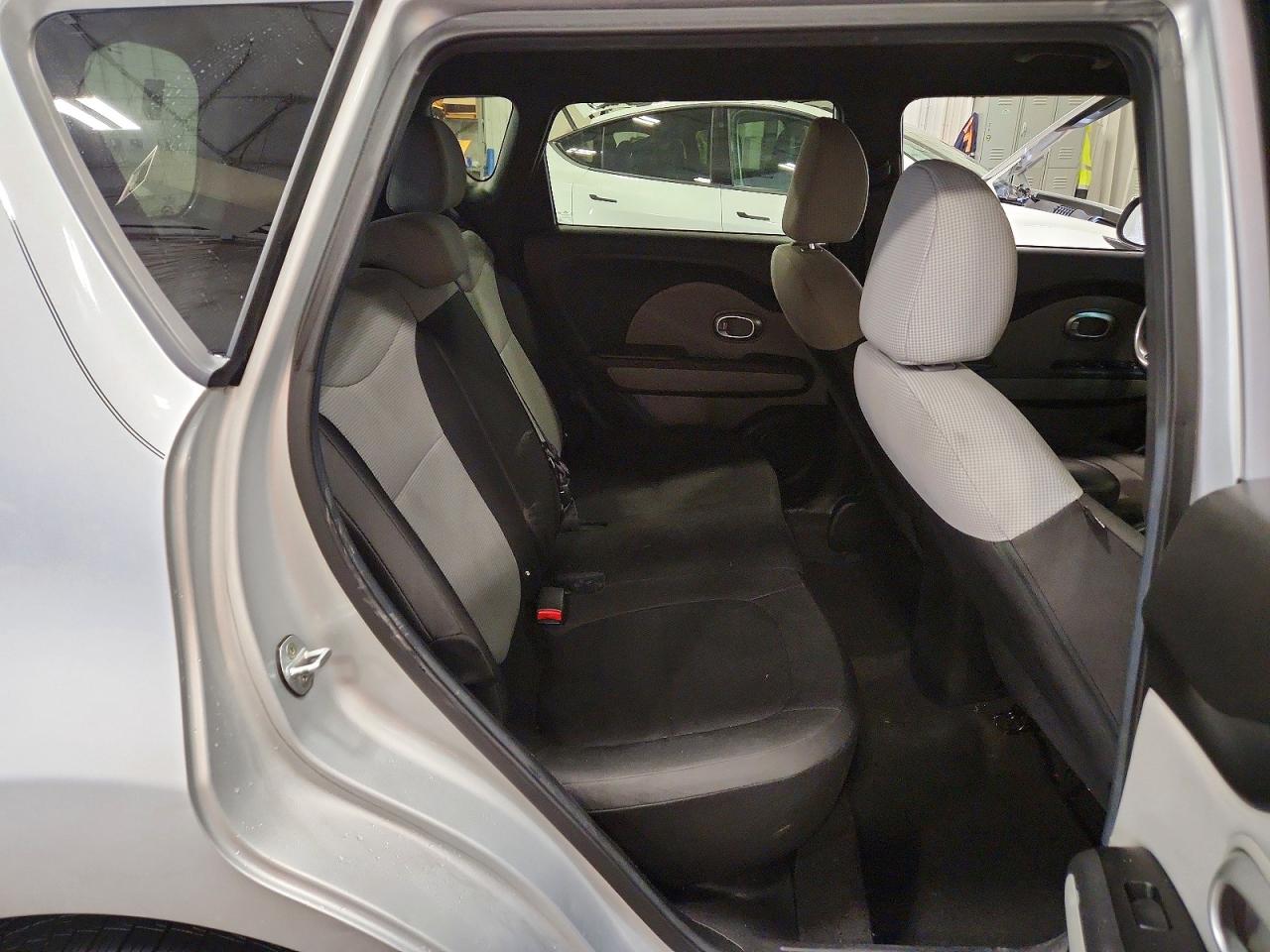 2015 KIA SOUL BASE photo 31