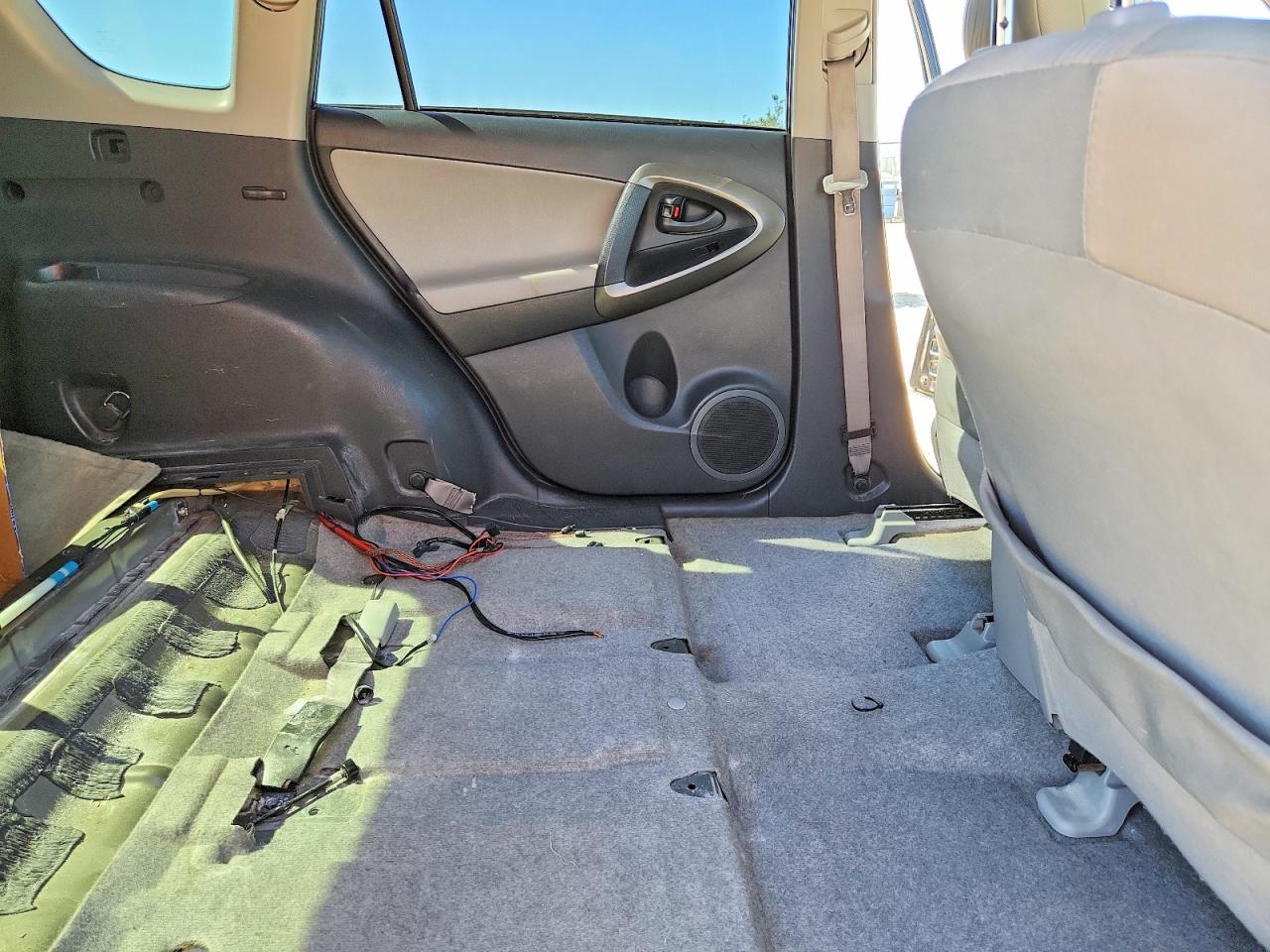 2010 TOYOTA RAV4 BASE photo 21
