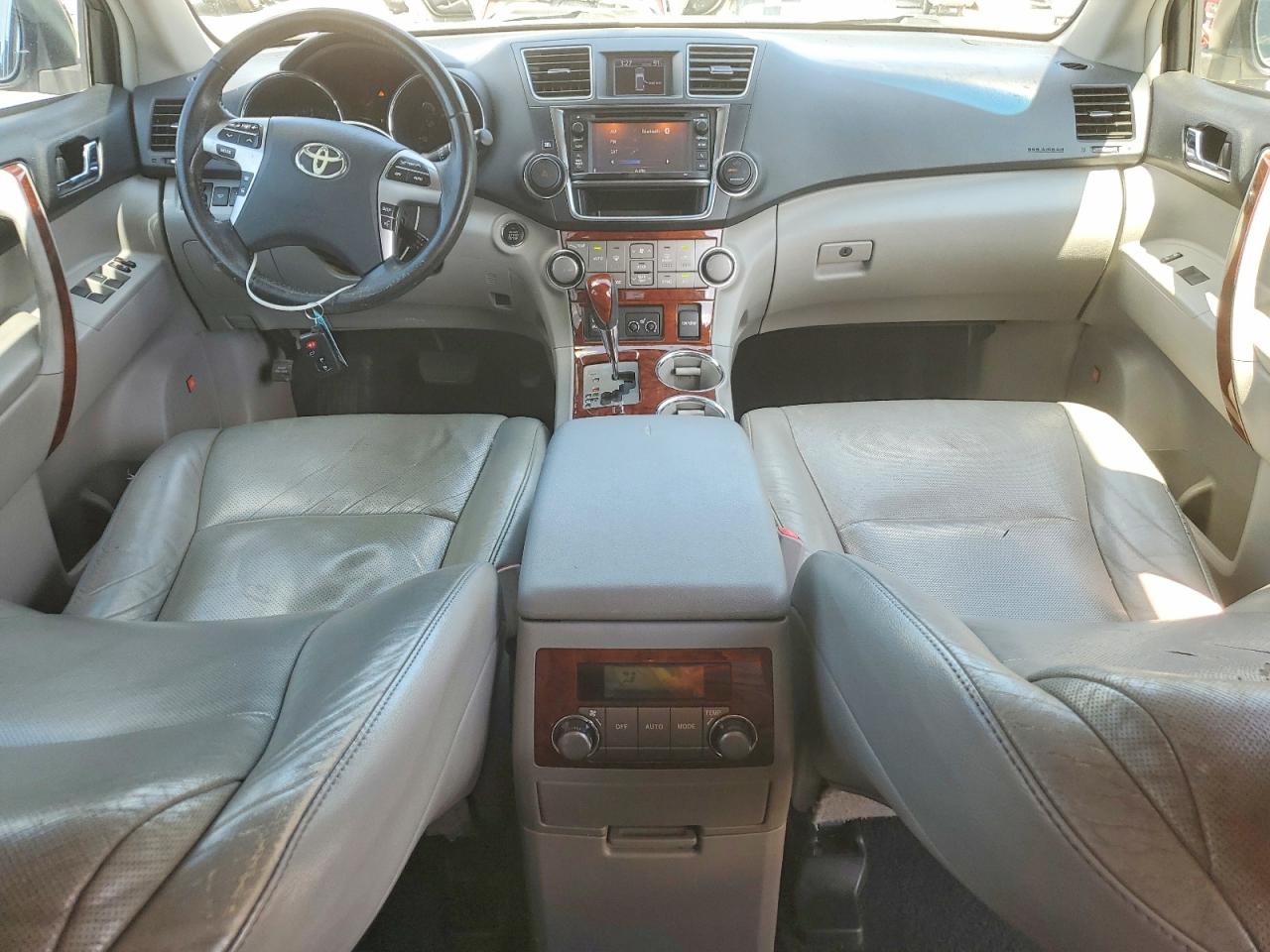 2013 TOYOTA HIGHLANDER LIMITED photo 15