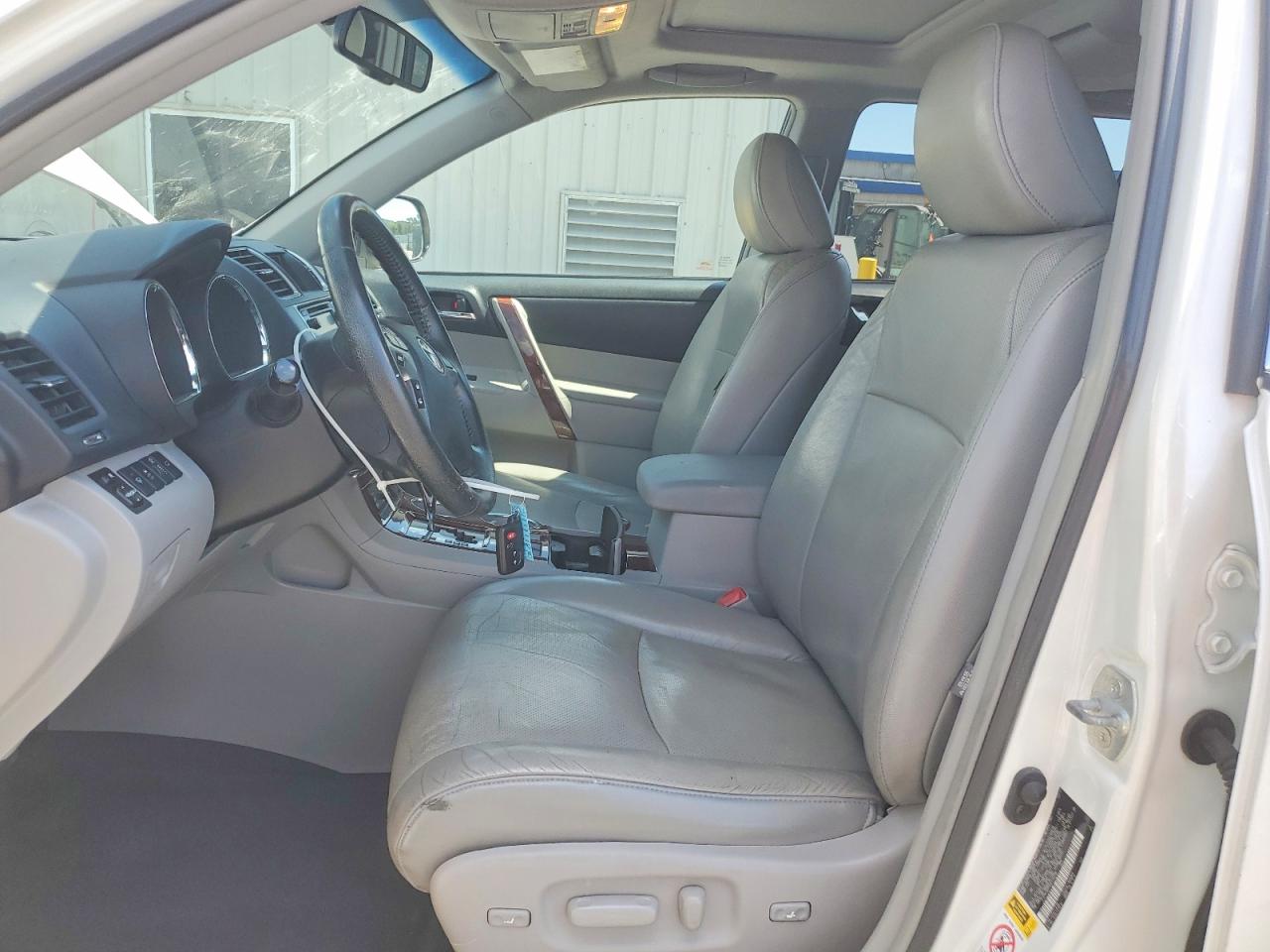 2013 TOYOTA HIGHLANDER LIMITED photo 13