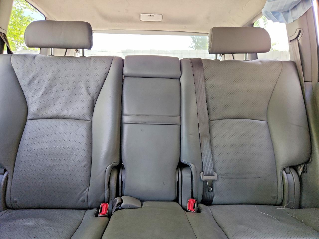 2005 TOYOTA HIGHLANDER LIMITED photo 28