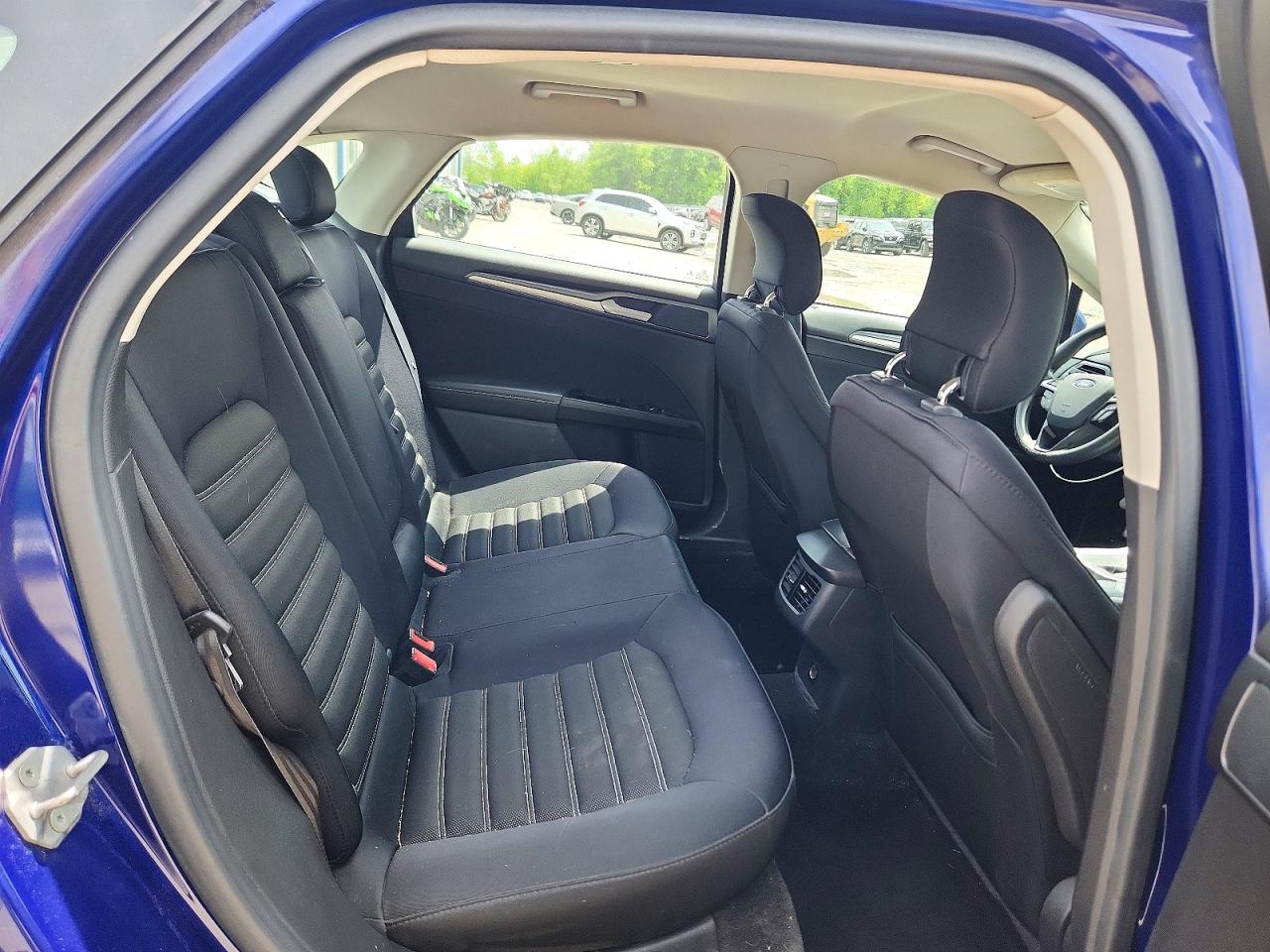 2014 FORD FUSION SE photo 10
