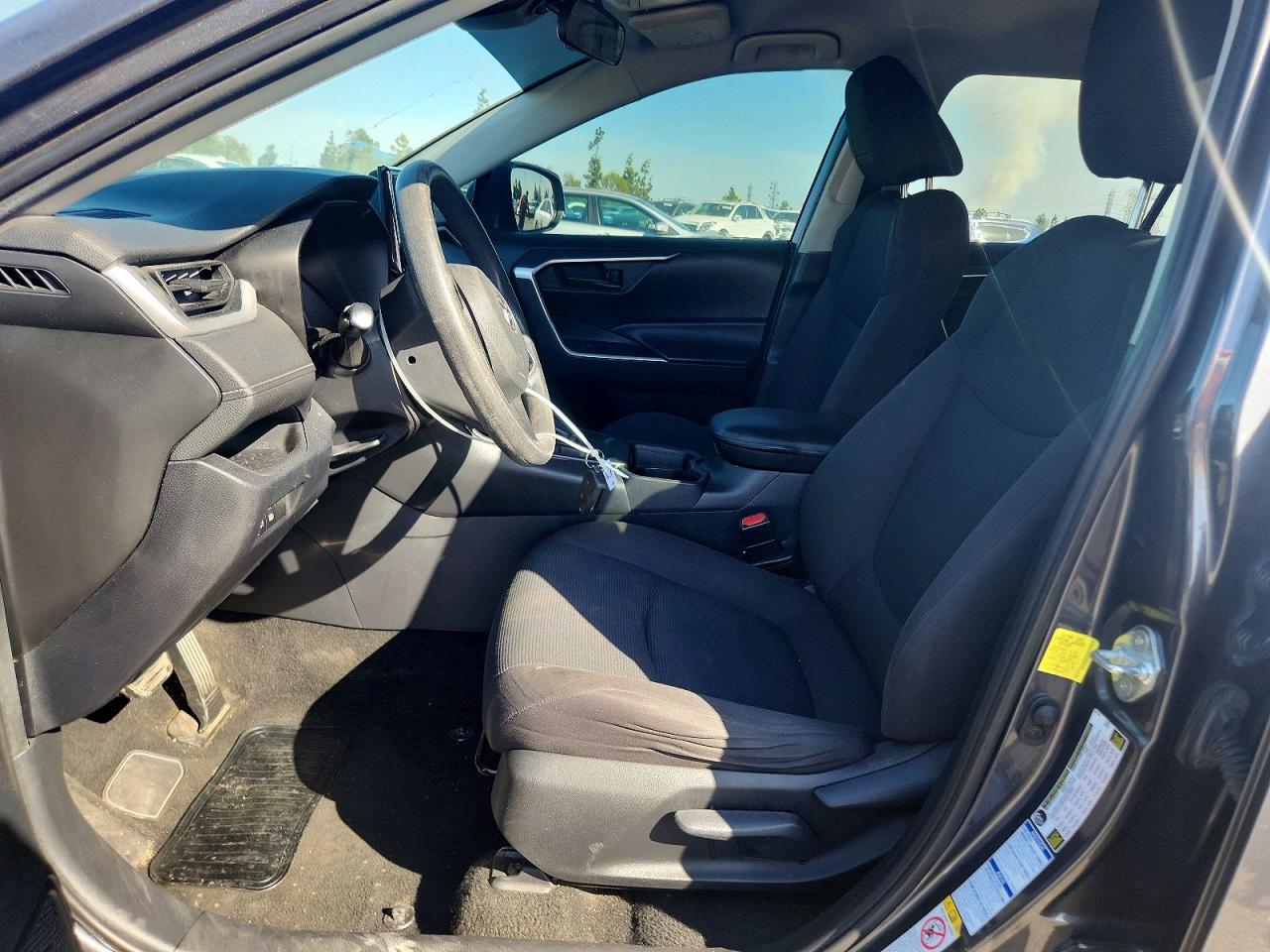 2019 TOYOTA RAV4 LE photo 13