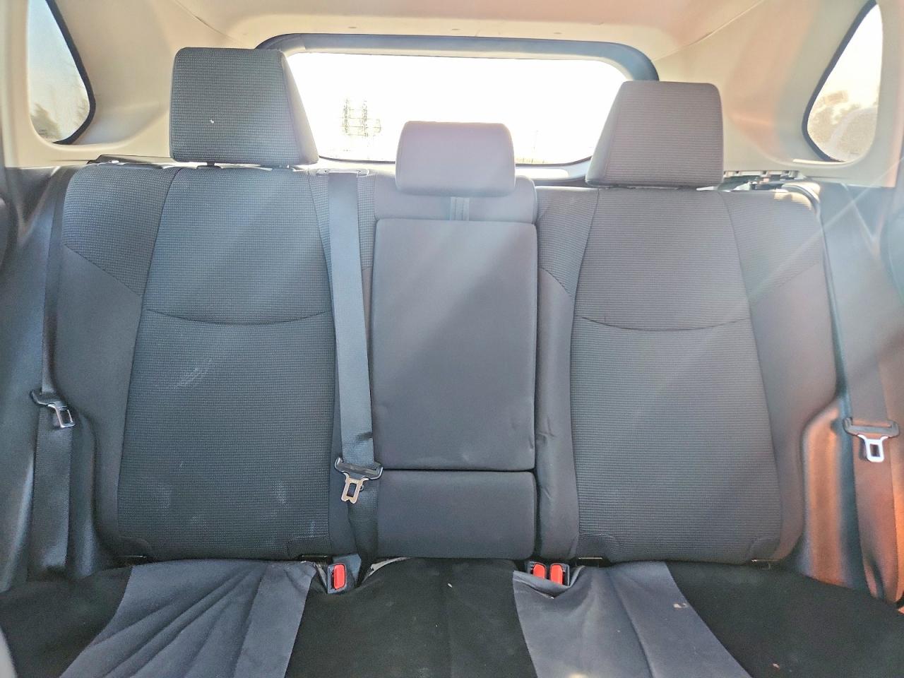 2019 TOYOTA RAV4 LE photo 19