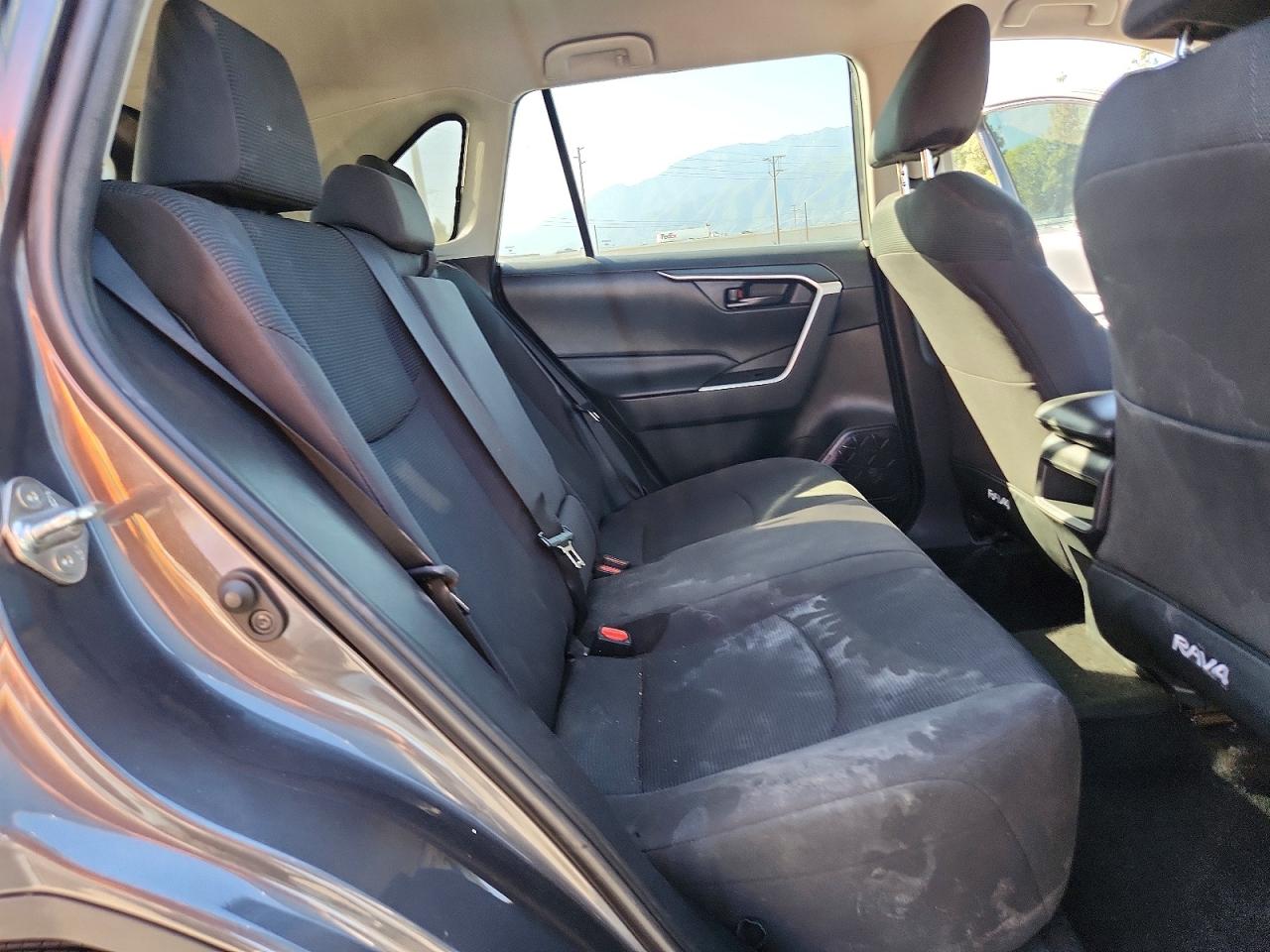 2019 TOYOTA RAV4 LE photo 21