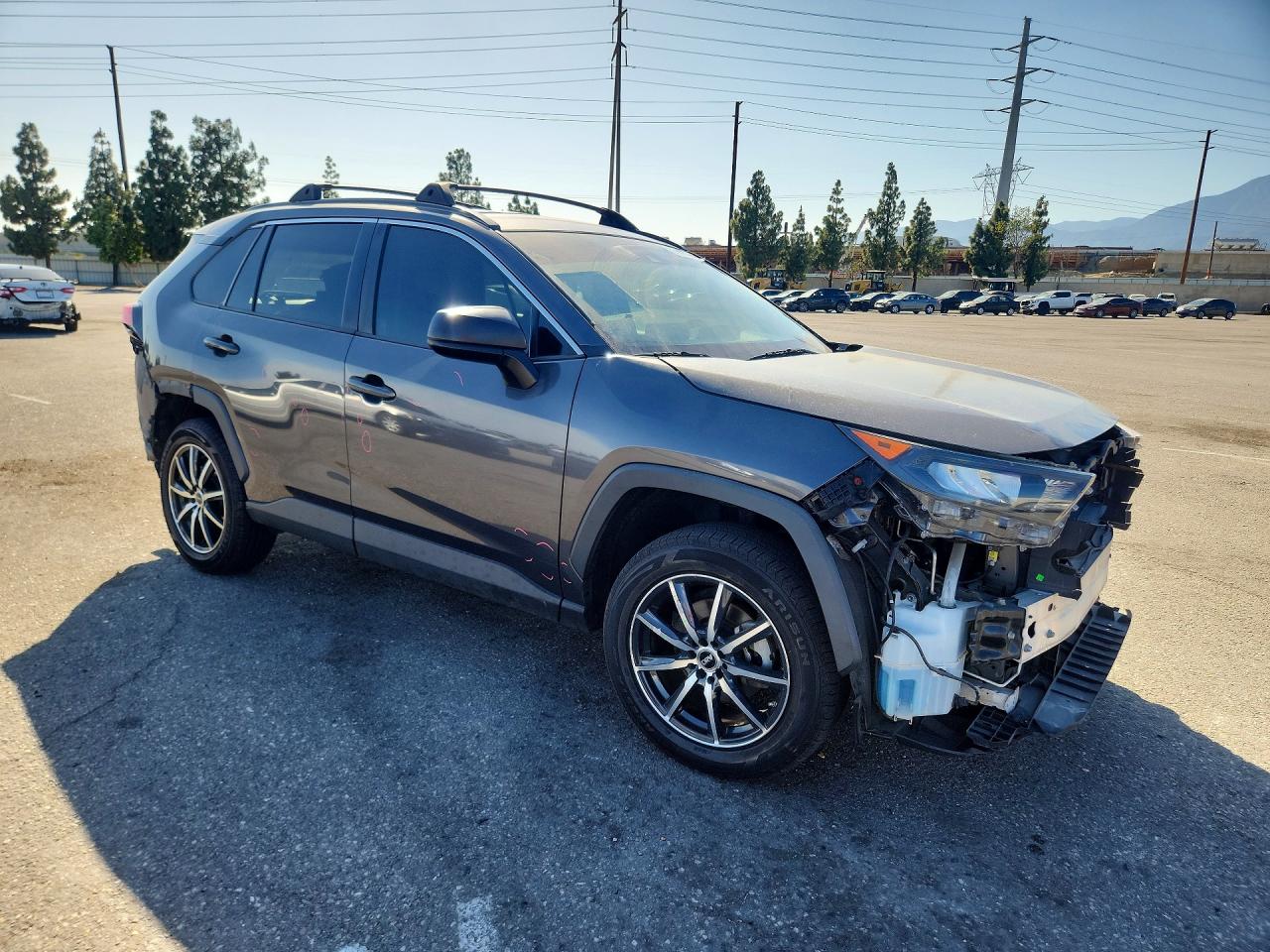 2019 TOYOTA RAV4 LE photo 7