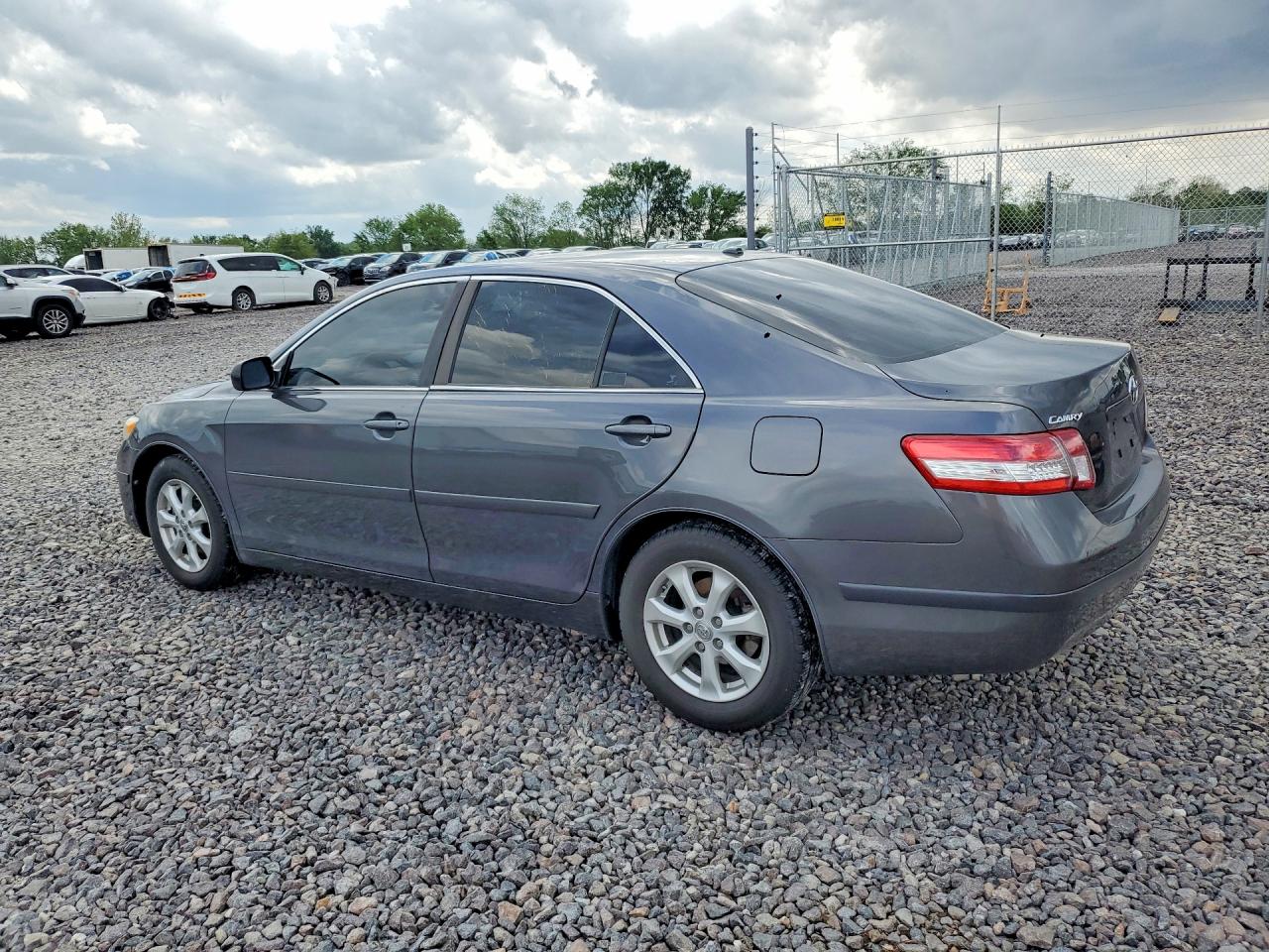 2011 TOYOTA CAMRY LE photo 2