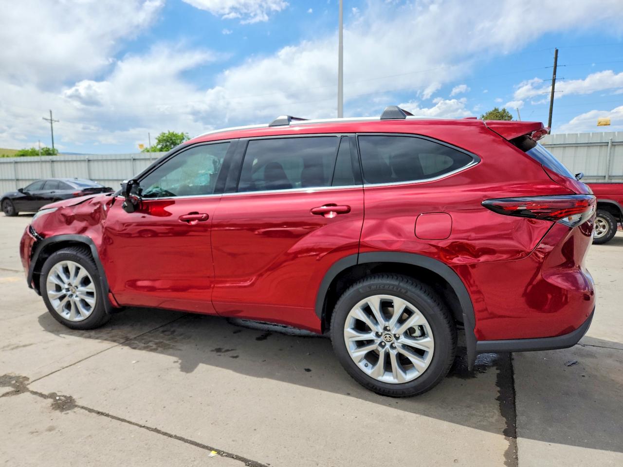 2024 TOYOTA HIGHLANDER LIMITED photo 2