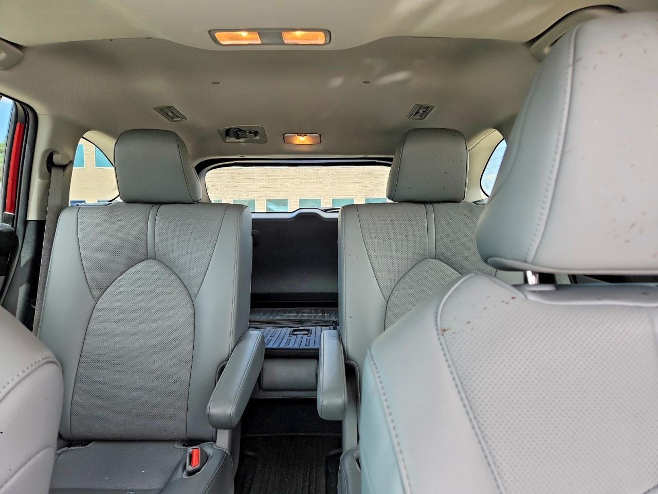 2024 TOYOTA HIGHLANDER LIMITED photo 10
