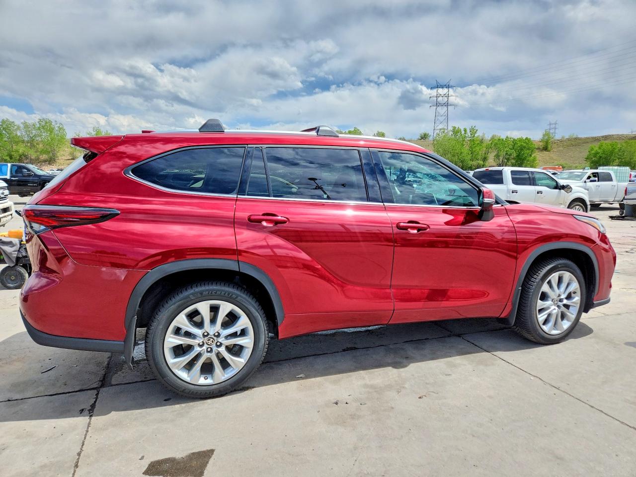 2024 TOYOTA HIGHLANDER LIMITED photo 3