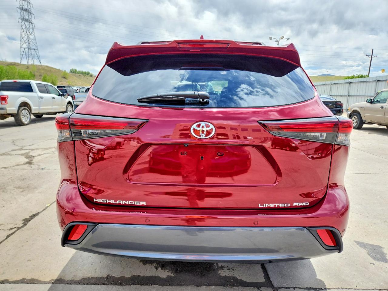 2024 TOYOTA HIGHLANDER LIMITED photo 6