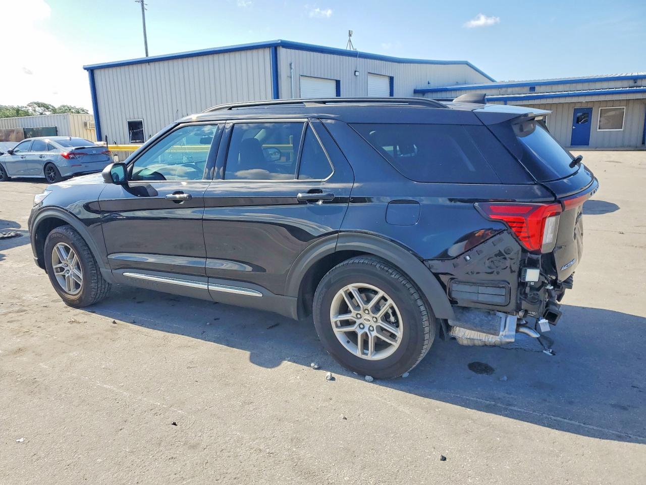 2025 FORD EXPLORER ACTIVE photo 2