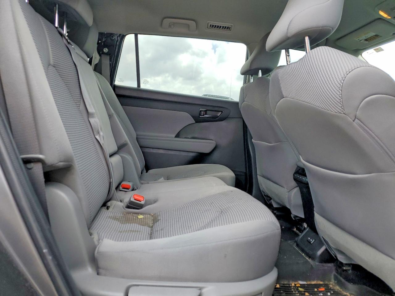 2022 TOYOTA HIGHLANDER L photo 21