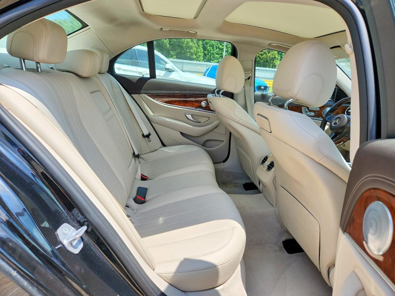 2018 MERCEDES-BENZ E 300 photo 19