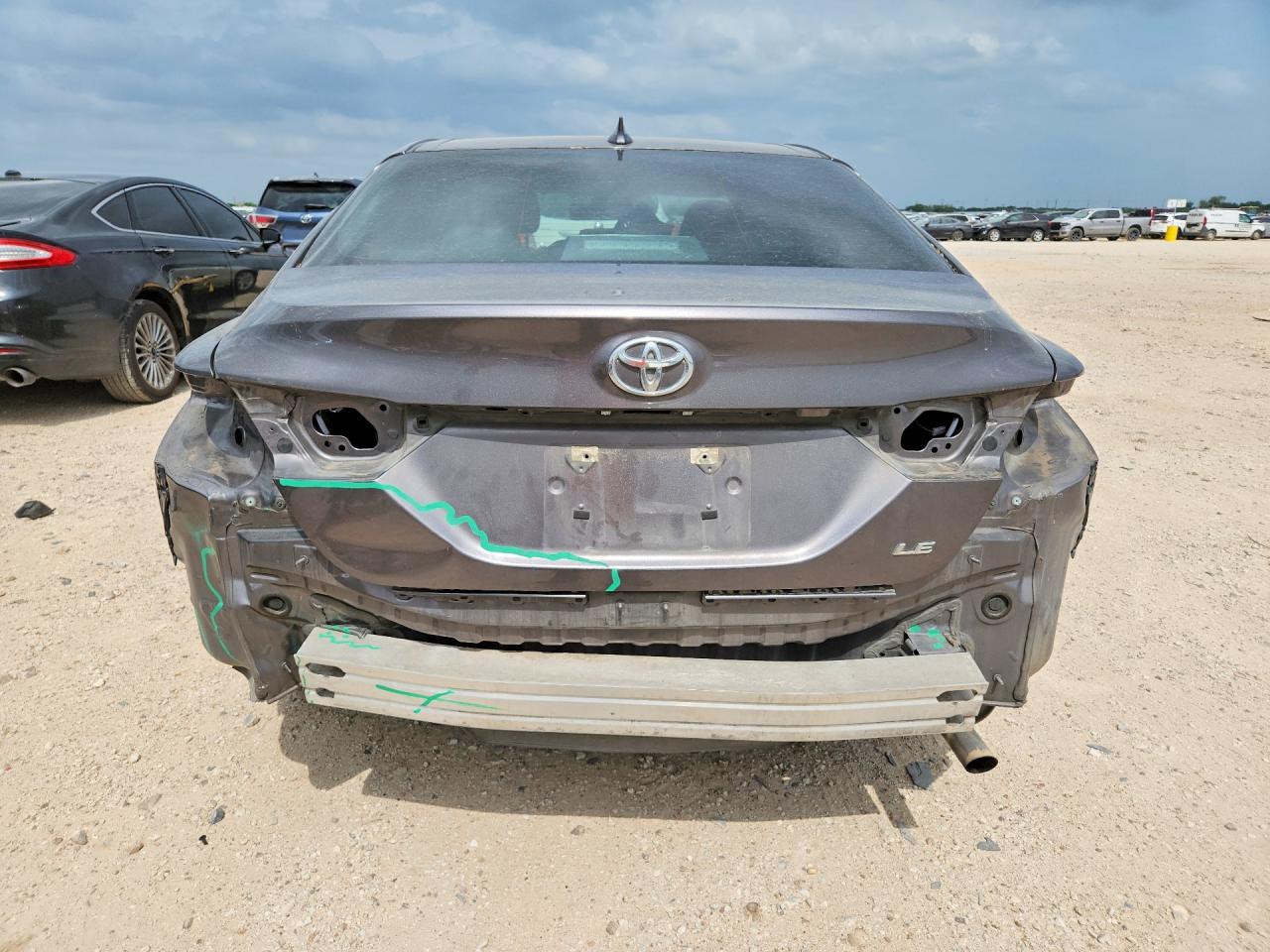 2020 TOYOTA CAMRY LE photo 6