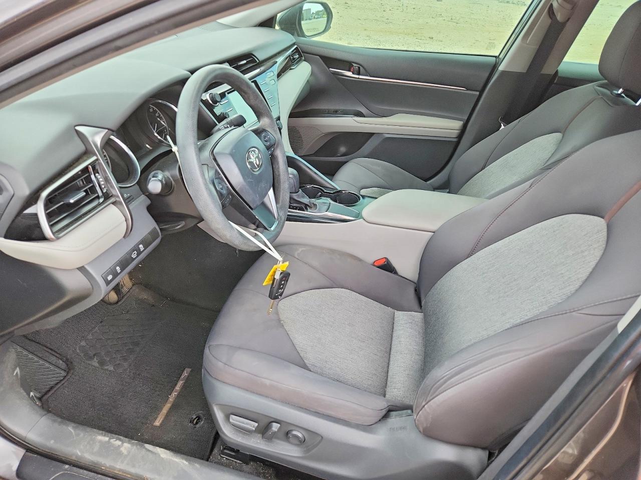 2020 TOYOTA CAMRY LE photo 7