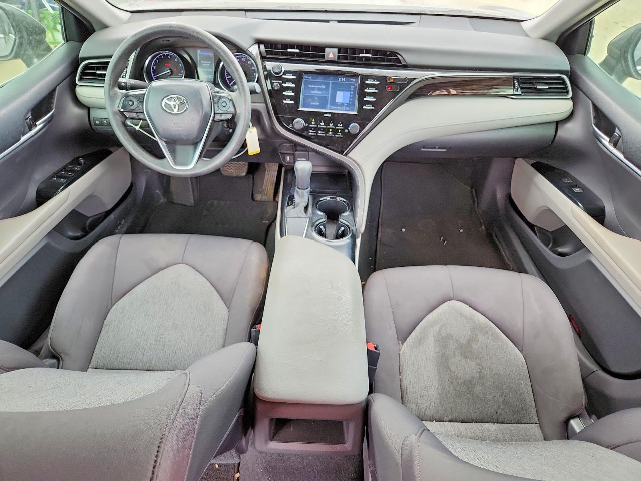 2020 TOYOTA CAMRY LE photo 8