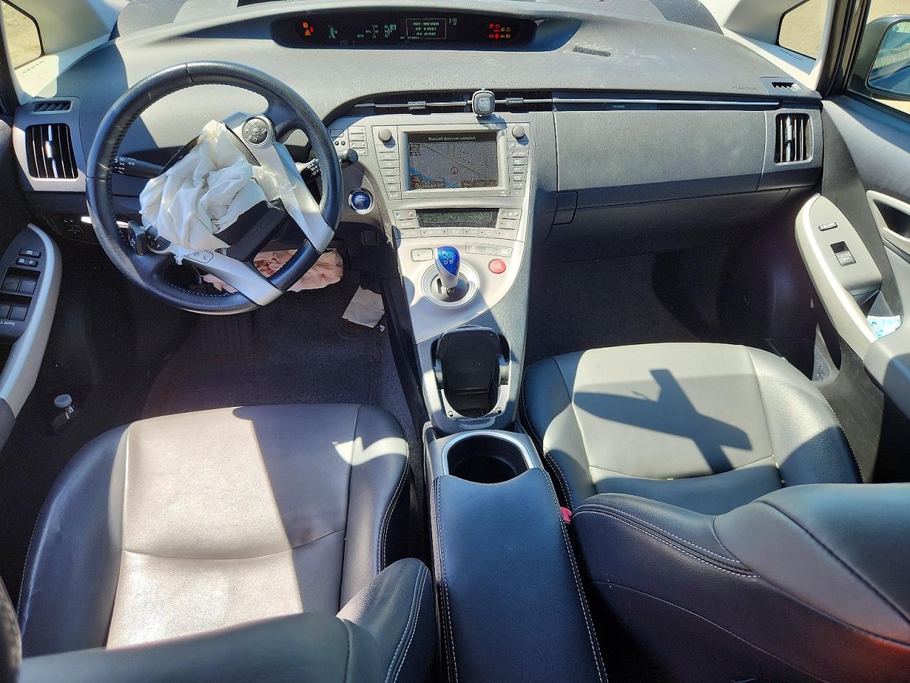 2013 TOYOTA PRIUS FOUR photo 15