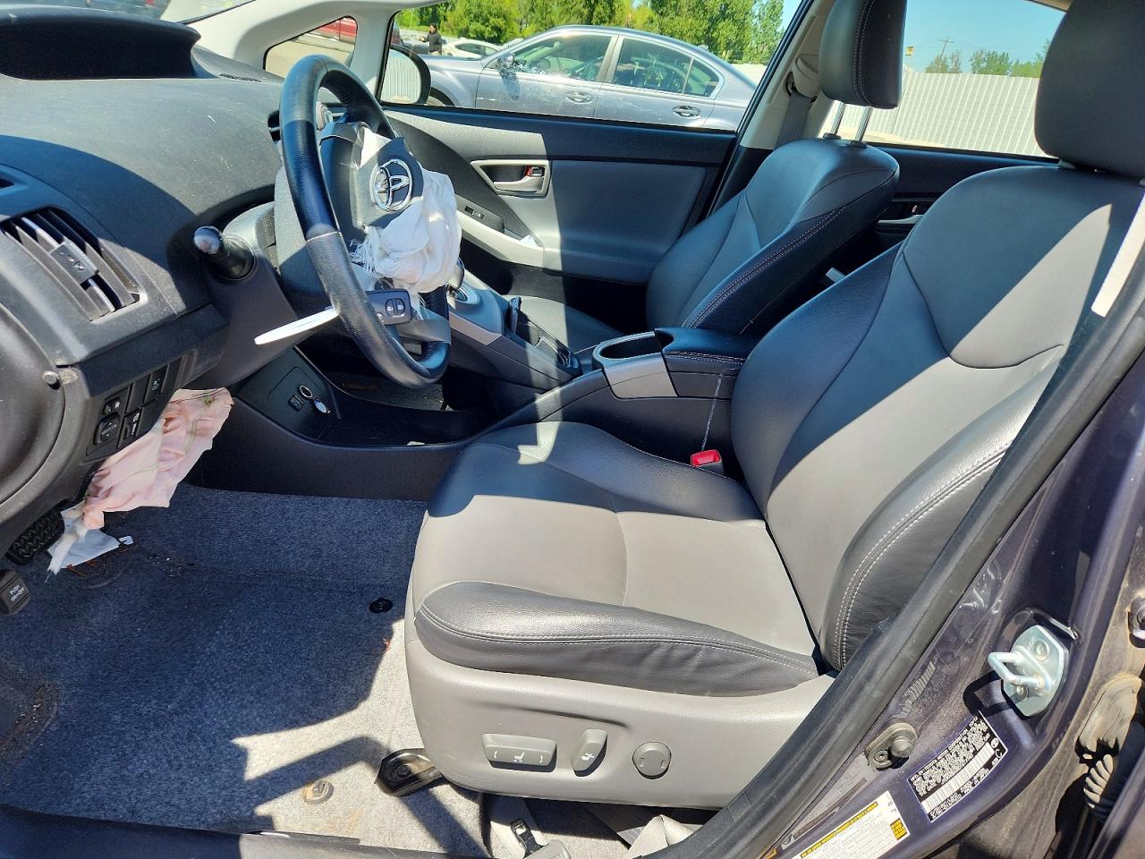 2013 TOYOTA PRIUS FOUR photo 13