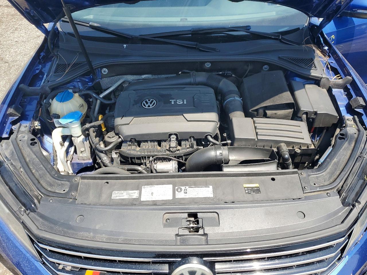 2017 VOLKSWAGEN PASSAT R-LINE photo 11