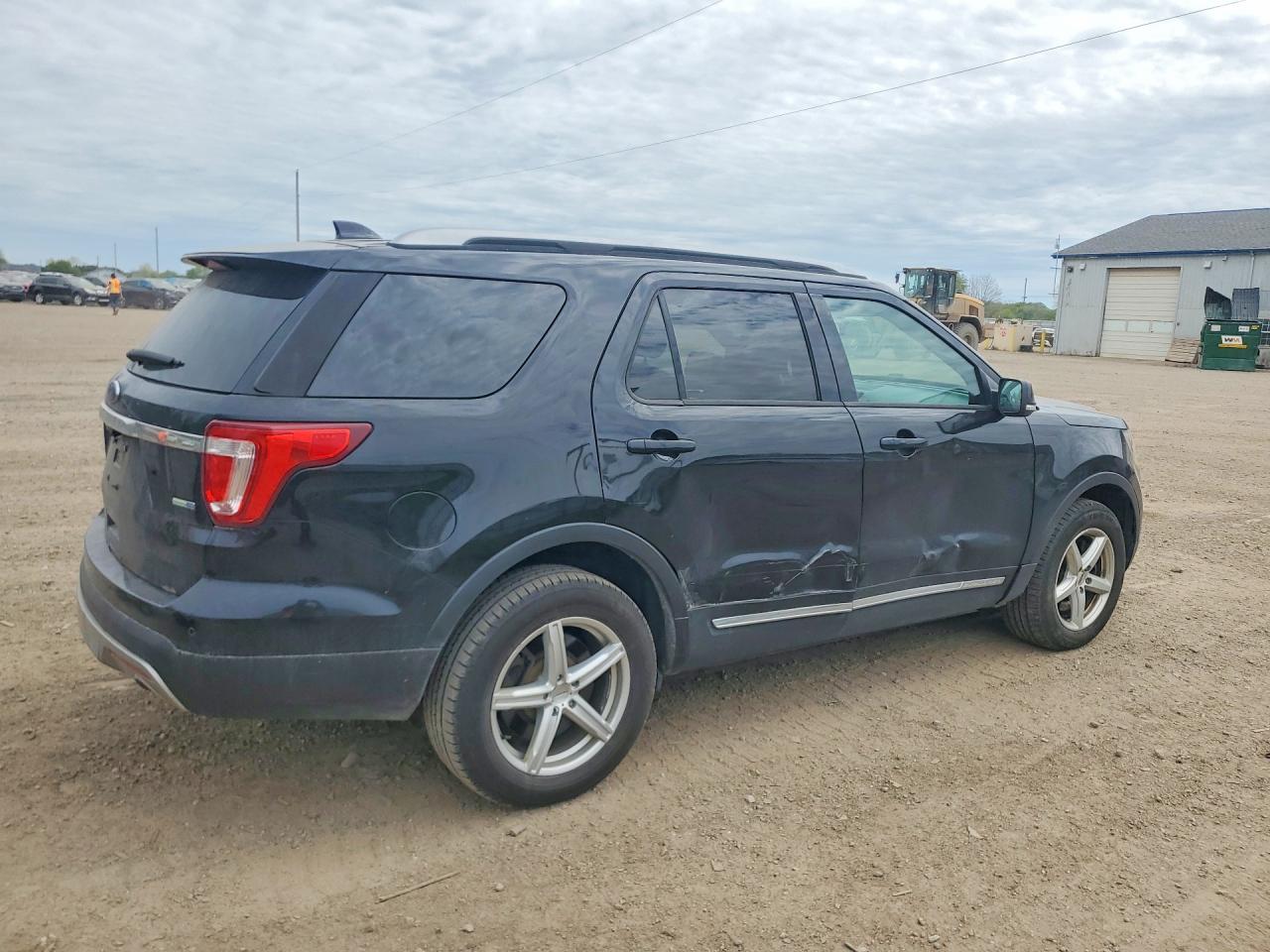 2016 FORD EXPLORER XLT photo 5