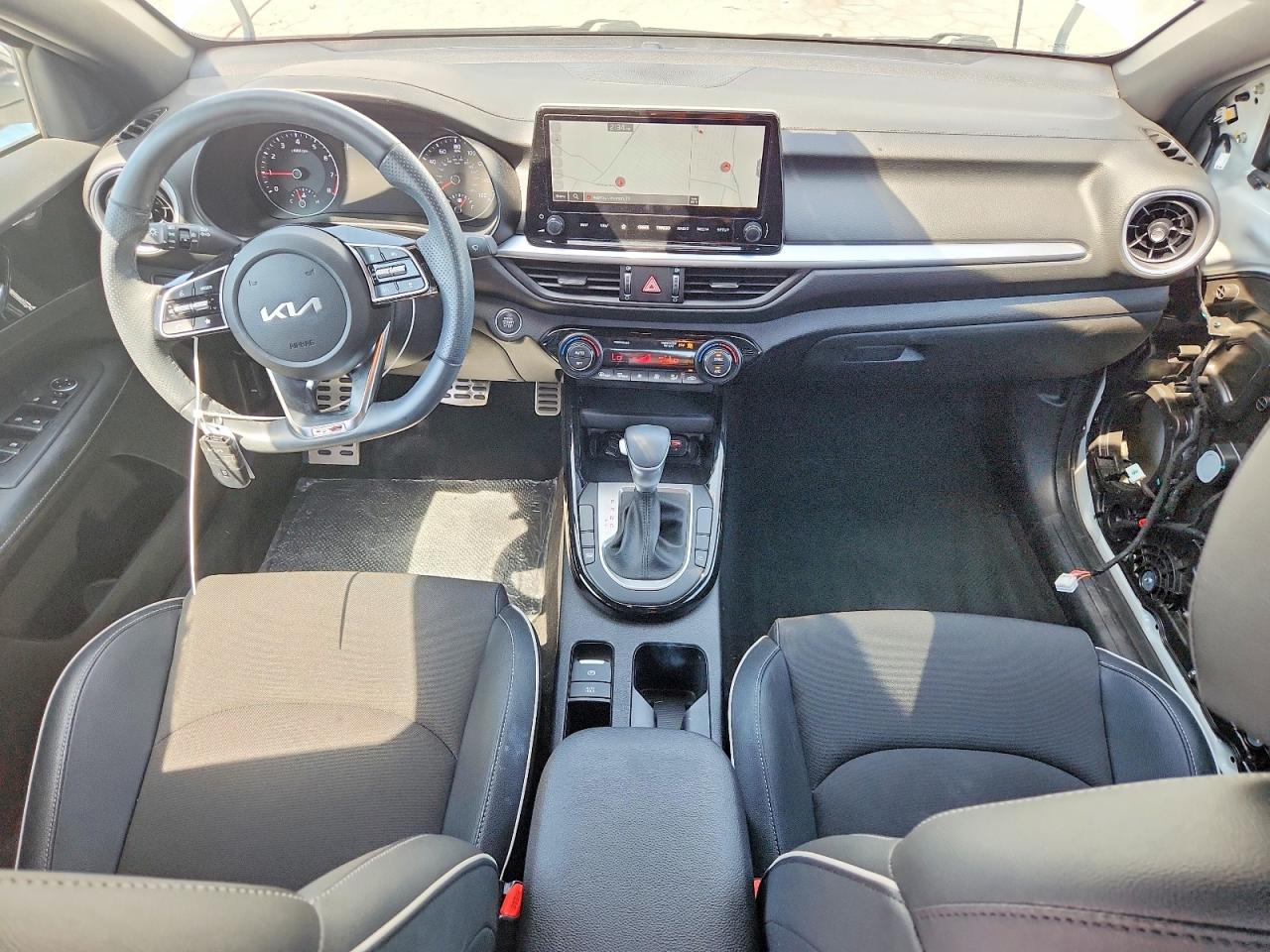 2023 KIA FORTE GT LINE photo 15