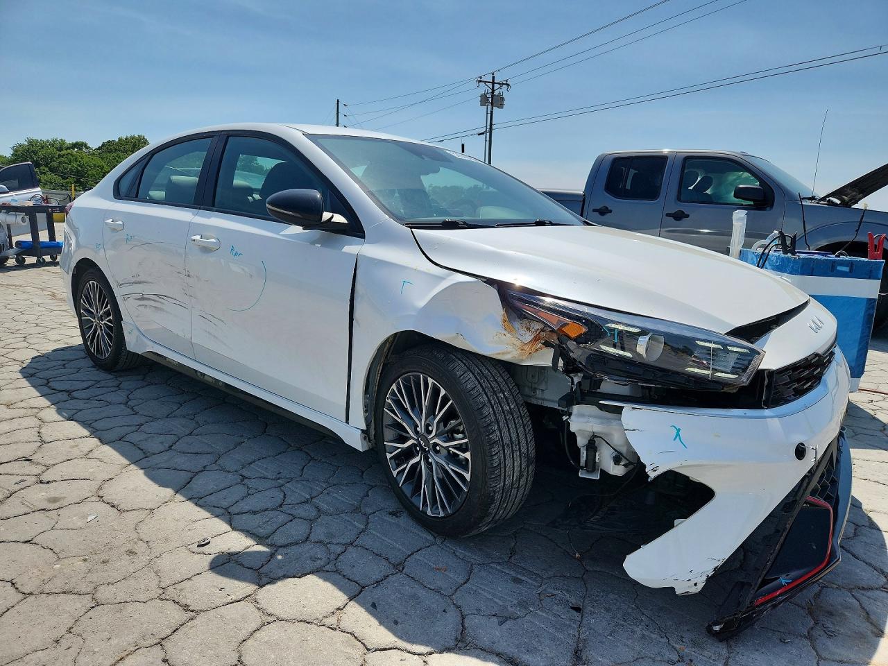 2023 KIA FORTE GT LINE photo 7