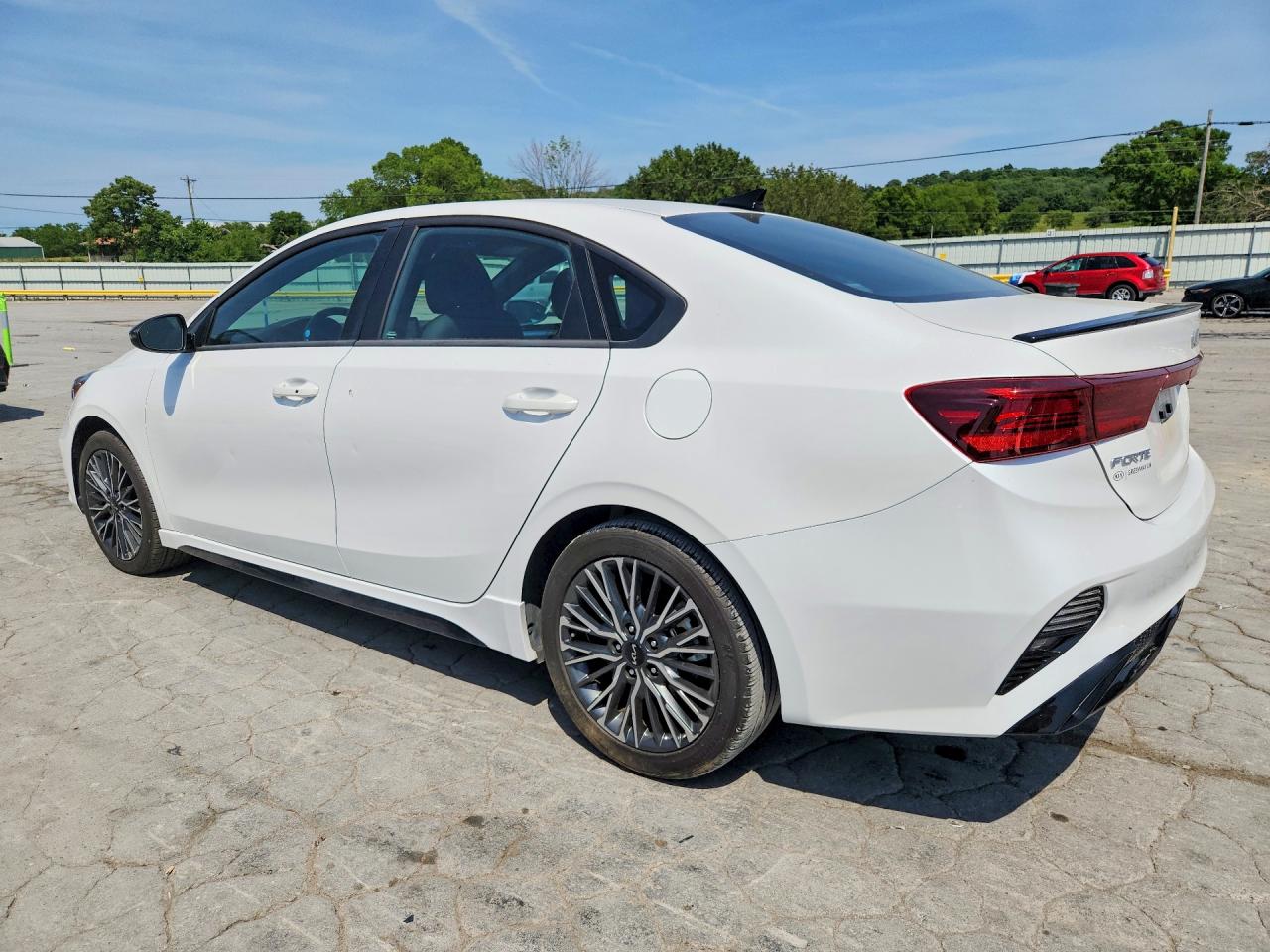 2023 KIA FORTE GT LINE photo 3