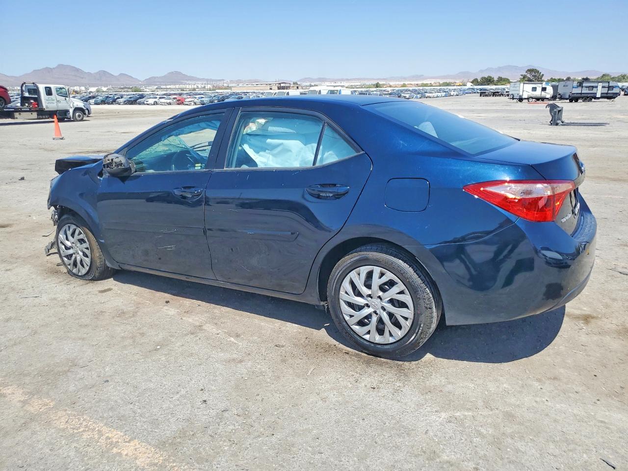 2017 TOYOTA COROLLA LE photo 4