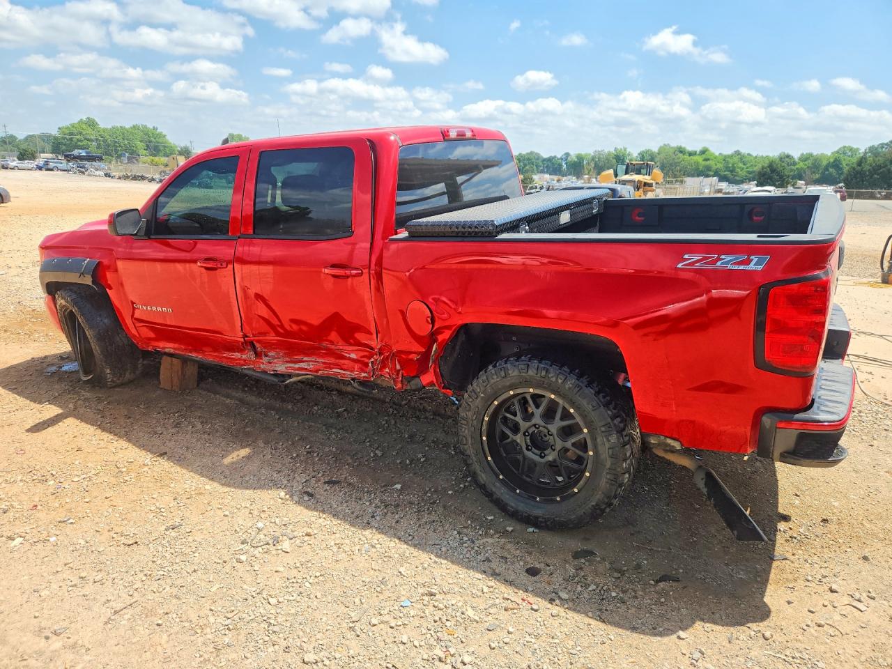 2016 CHEVROLET SILVERADO K1500 LT photo 3