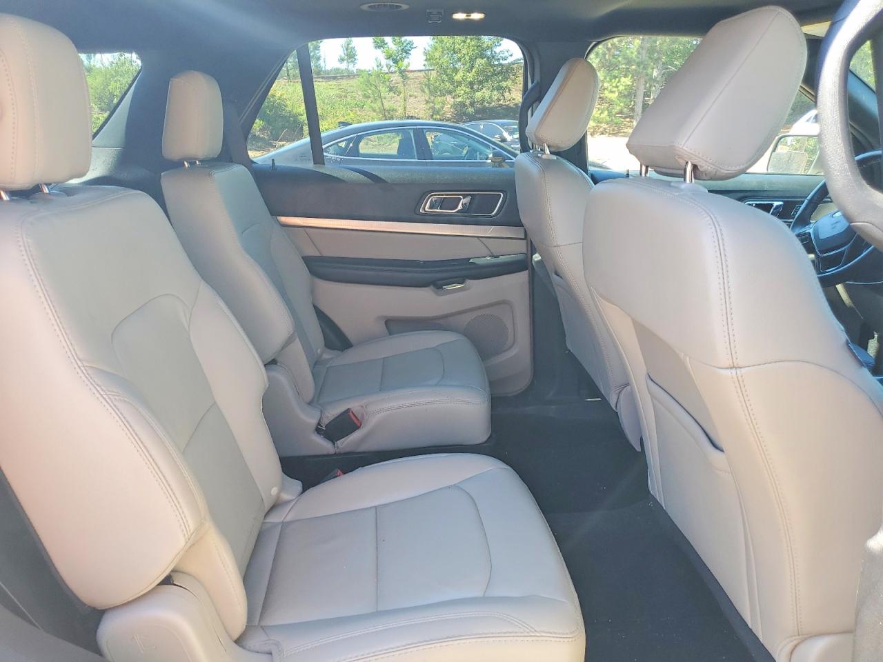 2018 FORD EXPLORER XLT photo 10