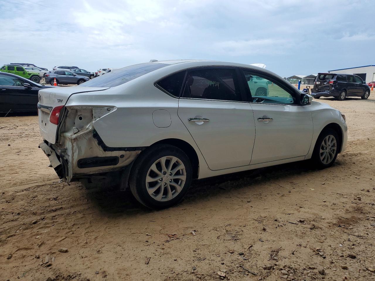 2018 NISSAN SENTRA photo 5