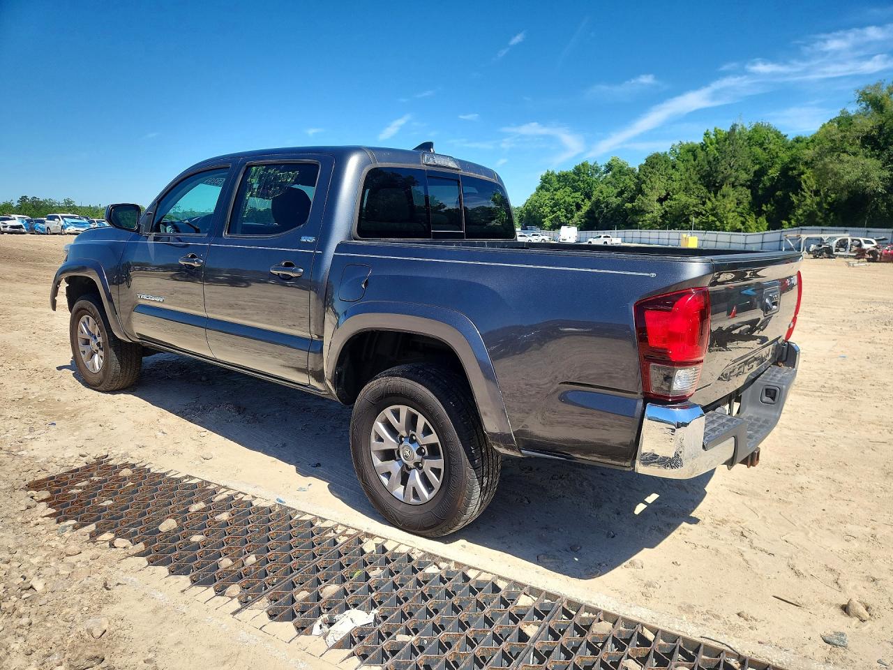 2019 TOYOTA TACOMA SR5 V6 photo 2