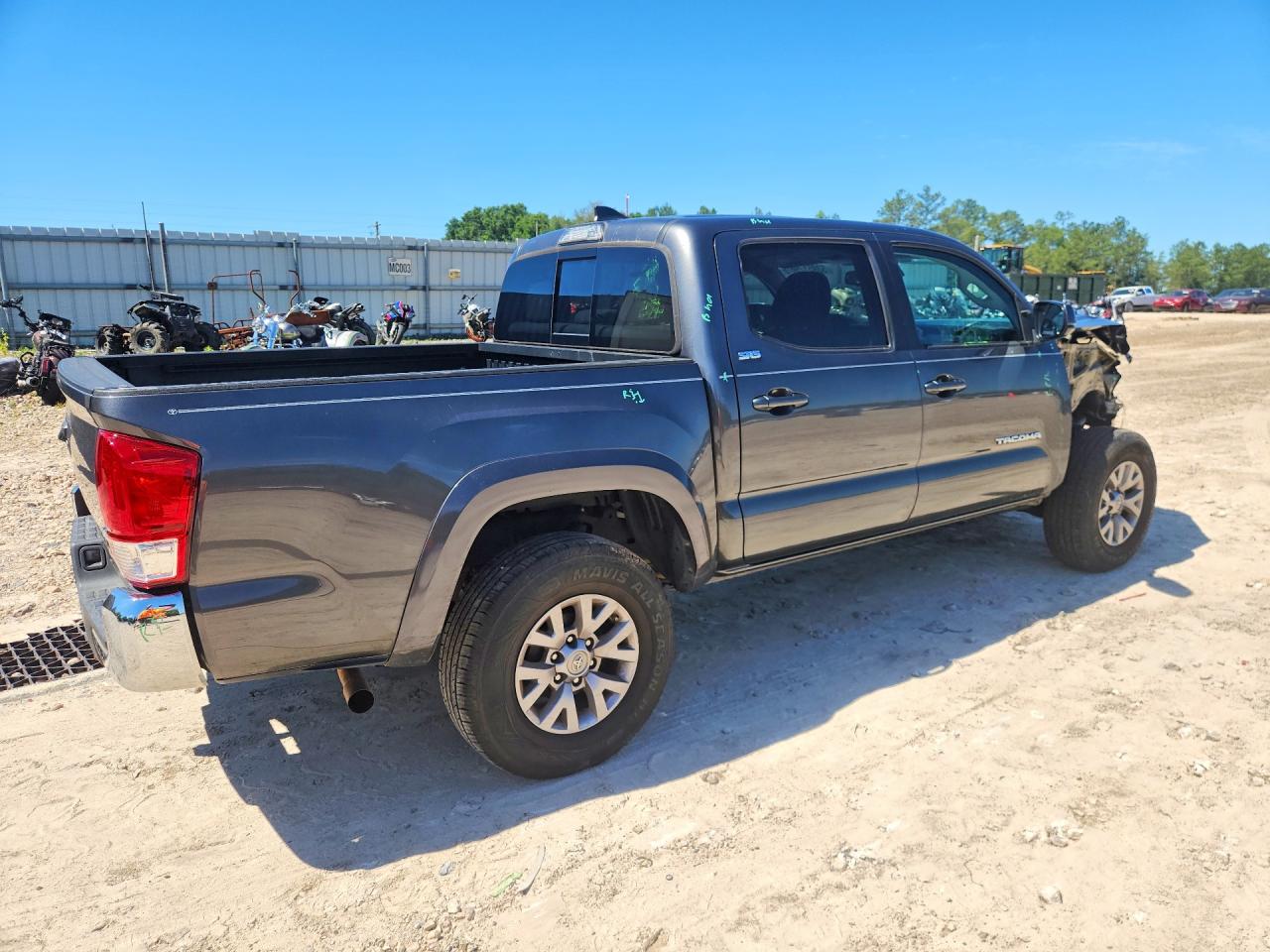 2019 TOYOTA TACOMA SR5 V6 photo 3