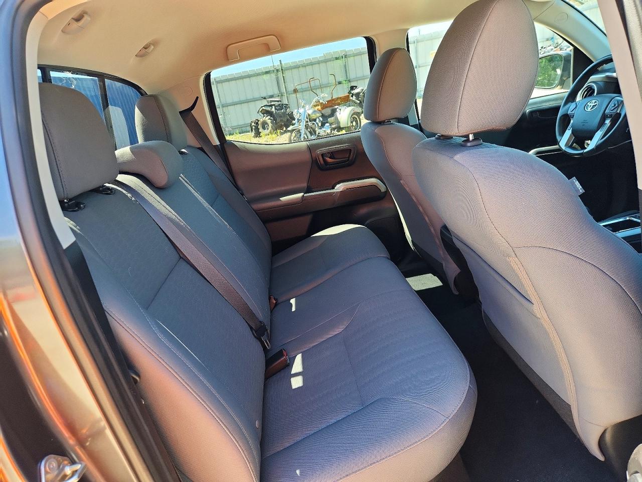 2019 TOYOTA TACOMA SR5 V6 photo 10