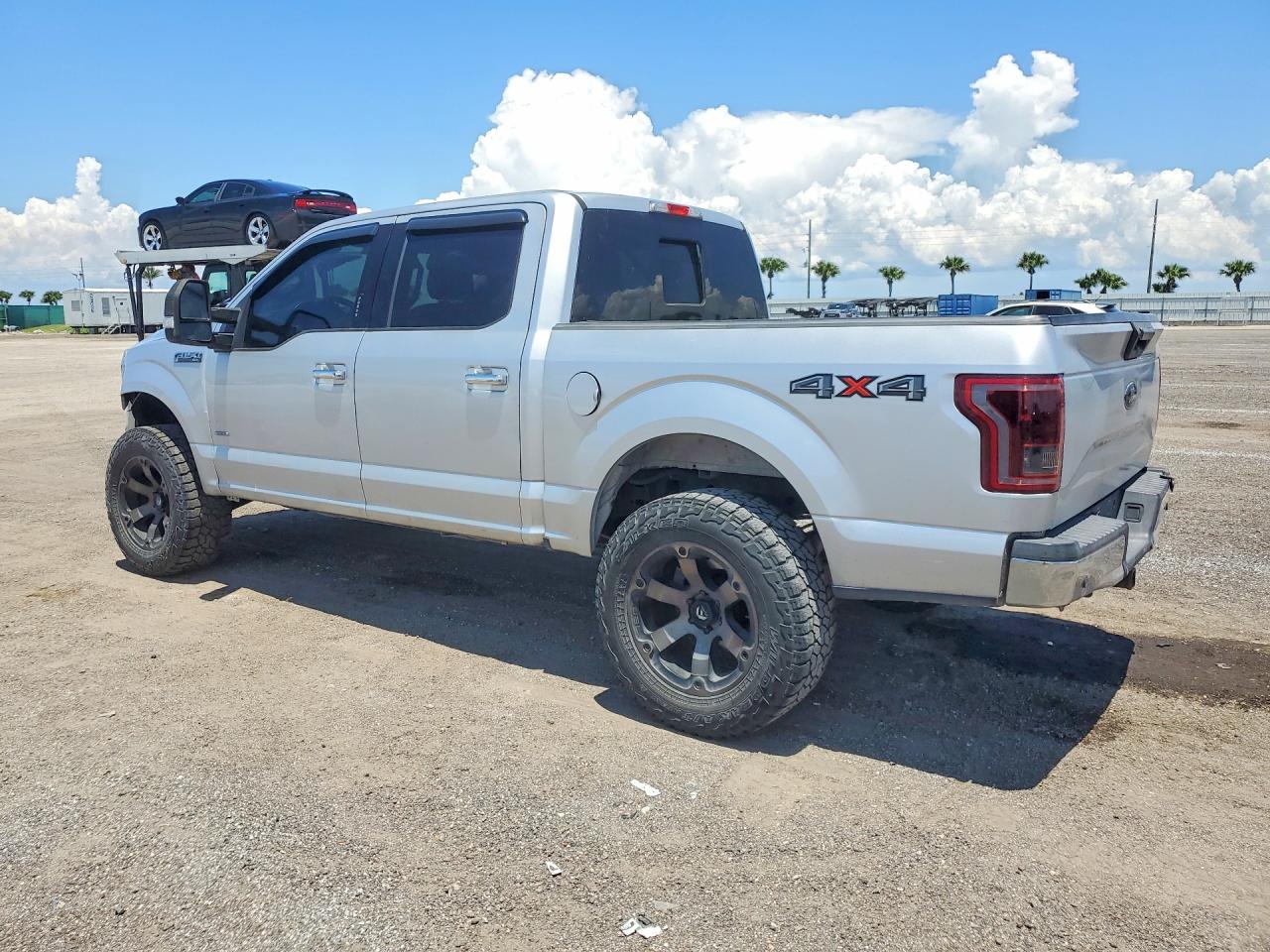 2015 FORD F150 SUPERCREW photo 2