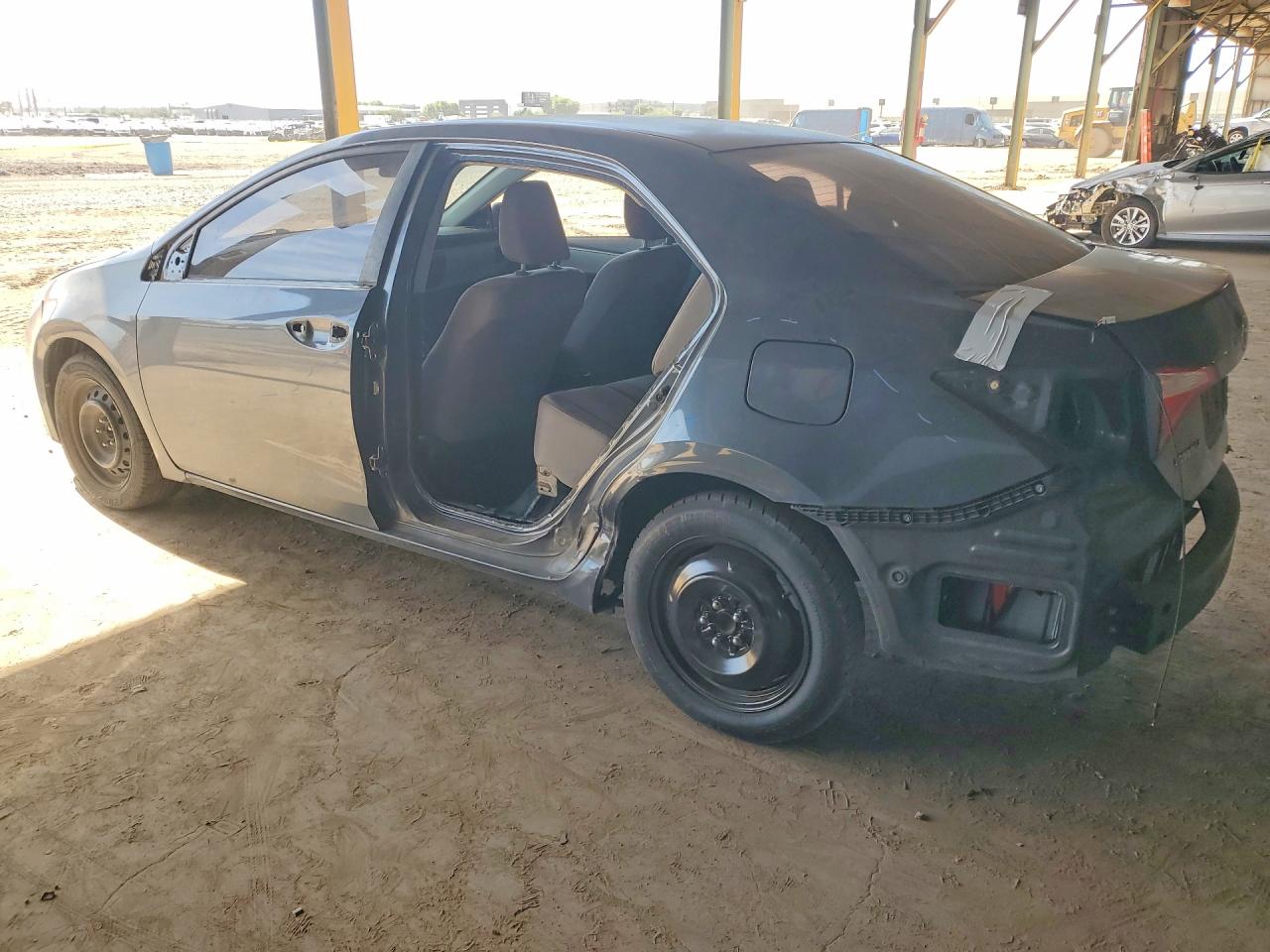 2016 TOYOTA COROLLA LE photo 3